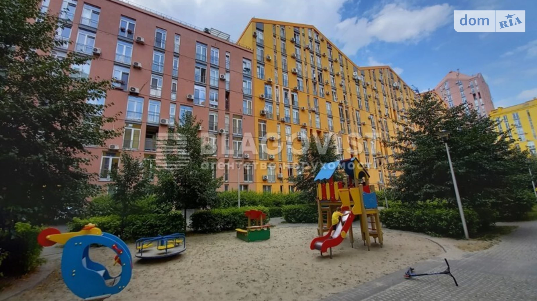Продается 3-комнатная квартира 87 кв. м в Киеве, ул. Регенераторная, 4