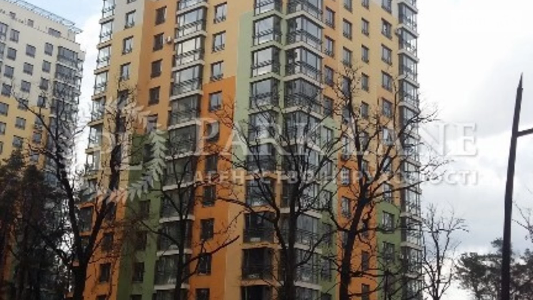 Продается 2-комнатная квартира 86 кв. м в Киеве, ул. Анатолия Петрицкого, 17А
