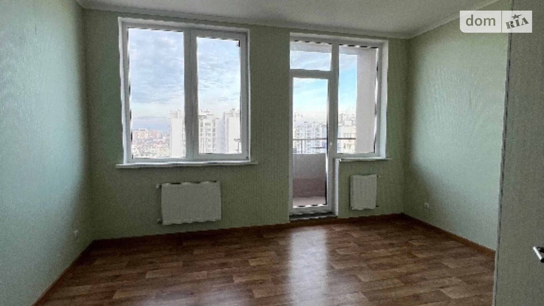 Продається 3-кімнатна квартира 89.4 кв. м у Одесі, вул. Люстдорфська дорога