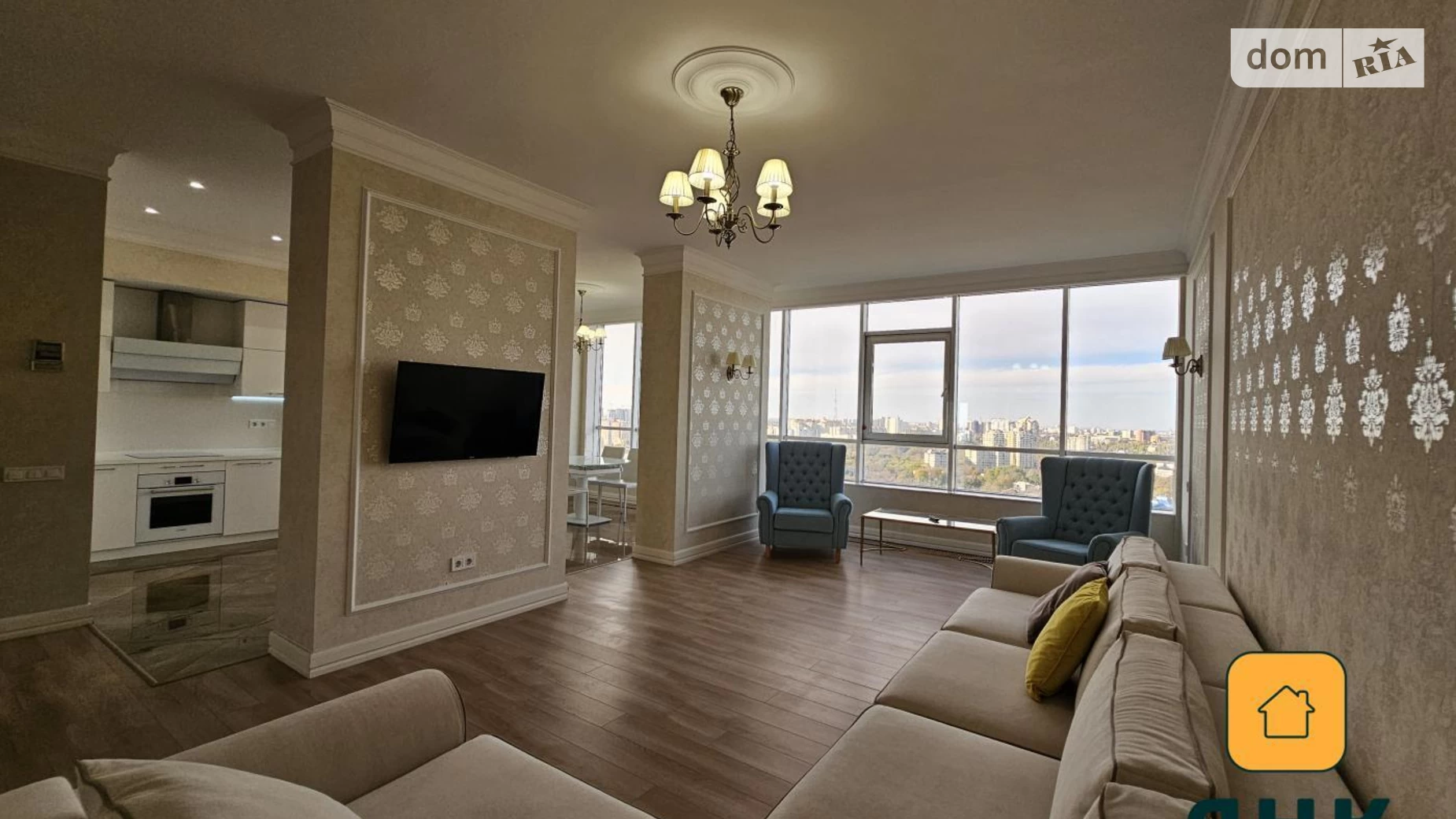 Продается 3-комнатная квартира 130 кв. м в Одессе