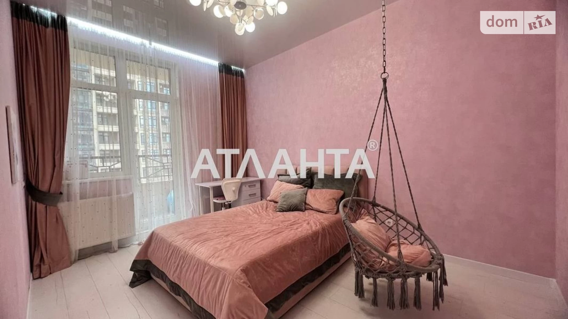 Продается 2-комнатная квартира 74 кв. м в Одессе, ул. Генуэзская