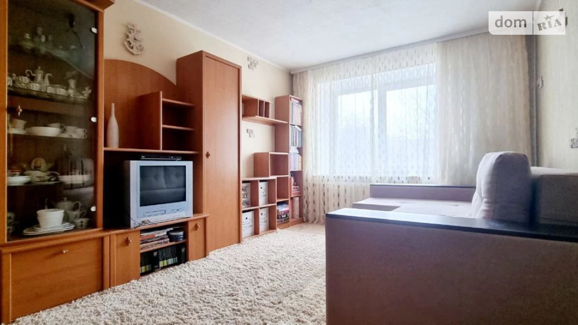 Продається 2-кімнатна квартира 49.7 кв. м у Дніпрі, вул. Петрова Комбрига