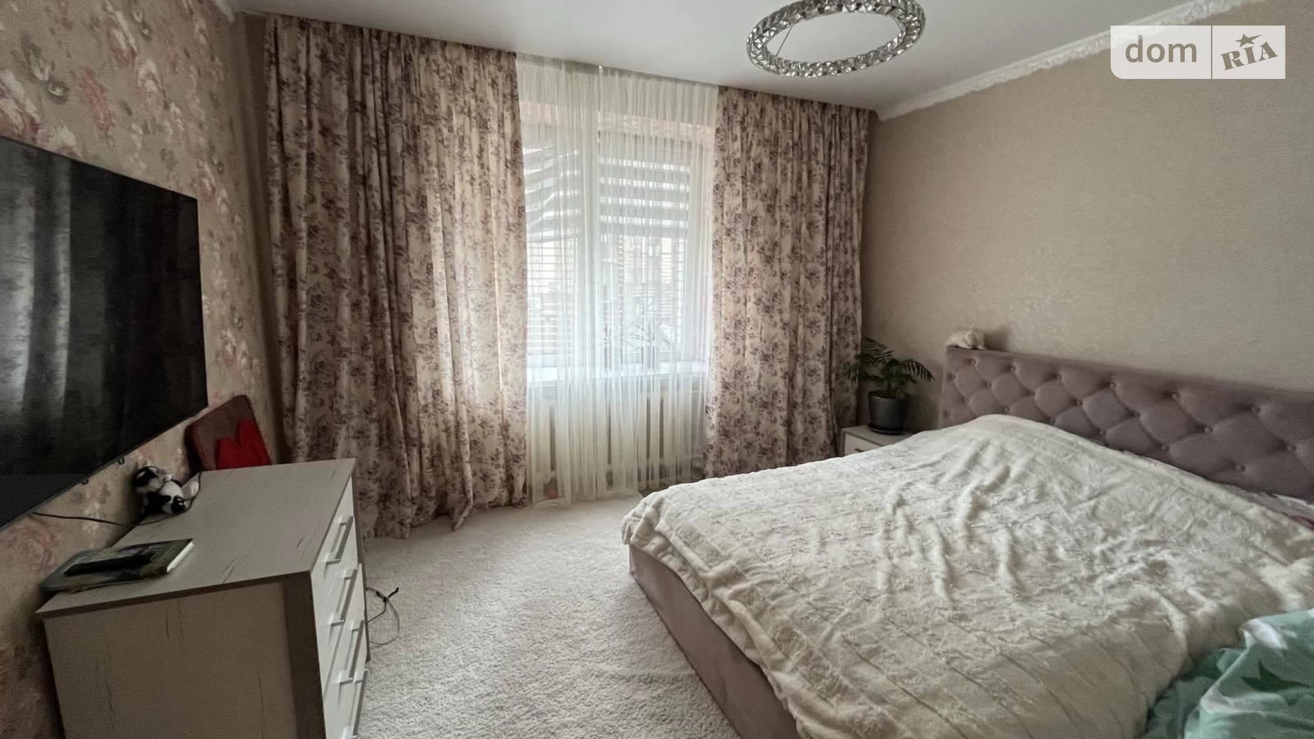 Продается 3-комнатная квартира 86 кв. м в Хмельницком, ул. Прибугская