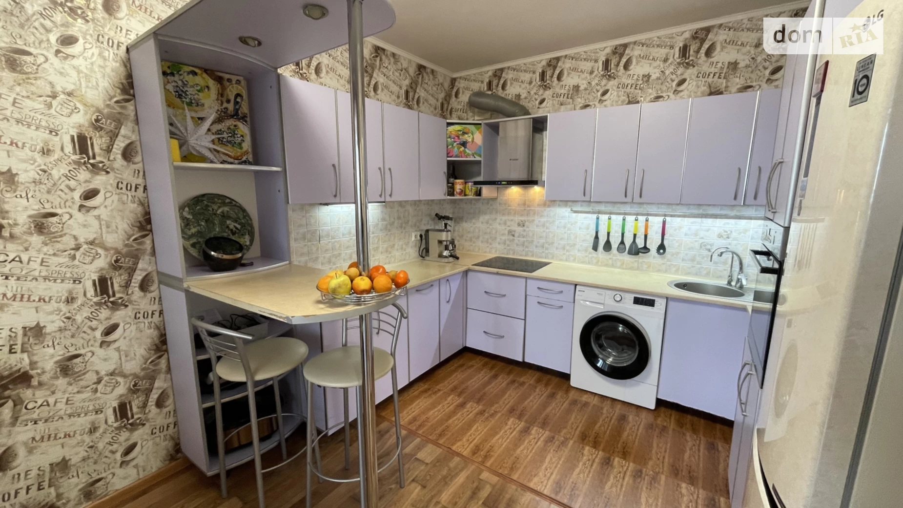 Продается 2-комнатная квартира 74 кв. м в Черноморске, ул. Парусная - фото 2