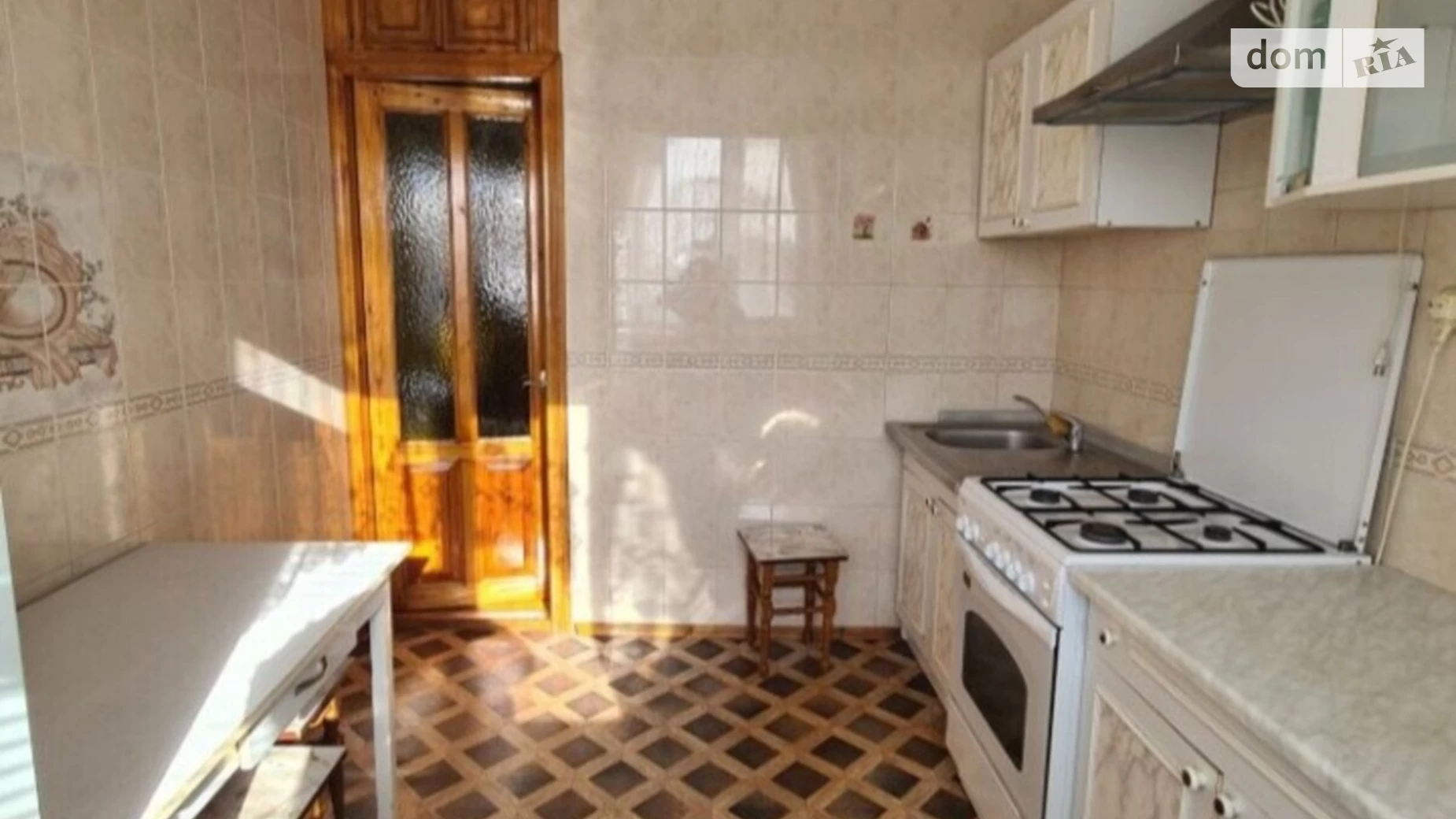 Продается 2-комнатная квартира 50 кв. м в Черноморске, ул. Парусная - фото 2