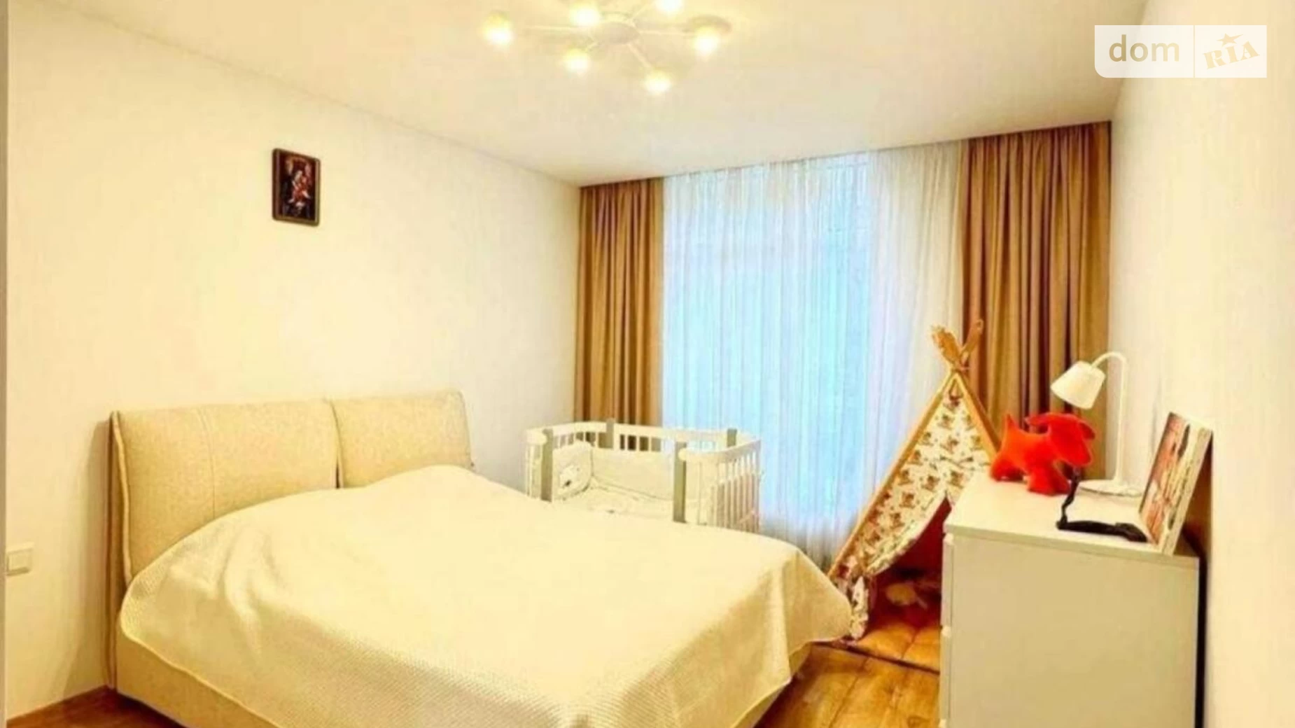 Продается 2-комнатная квартира 71 кв. м в Львове