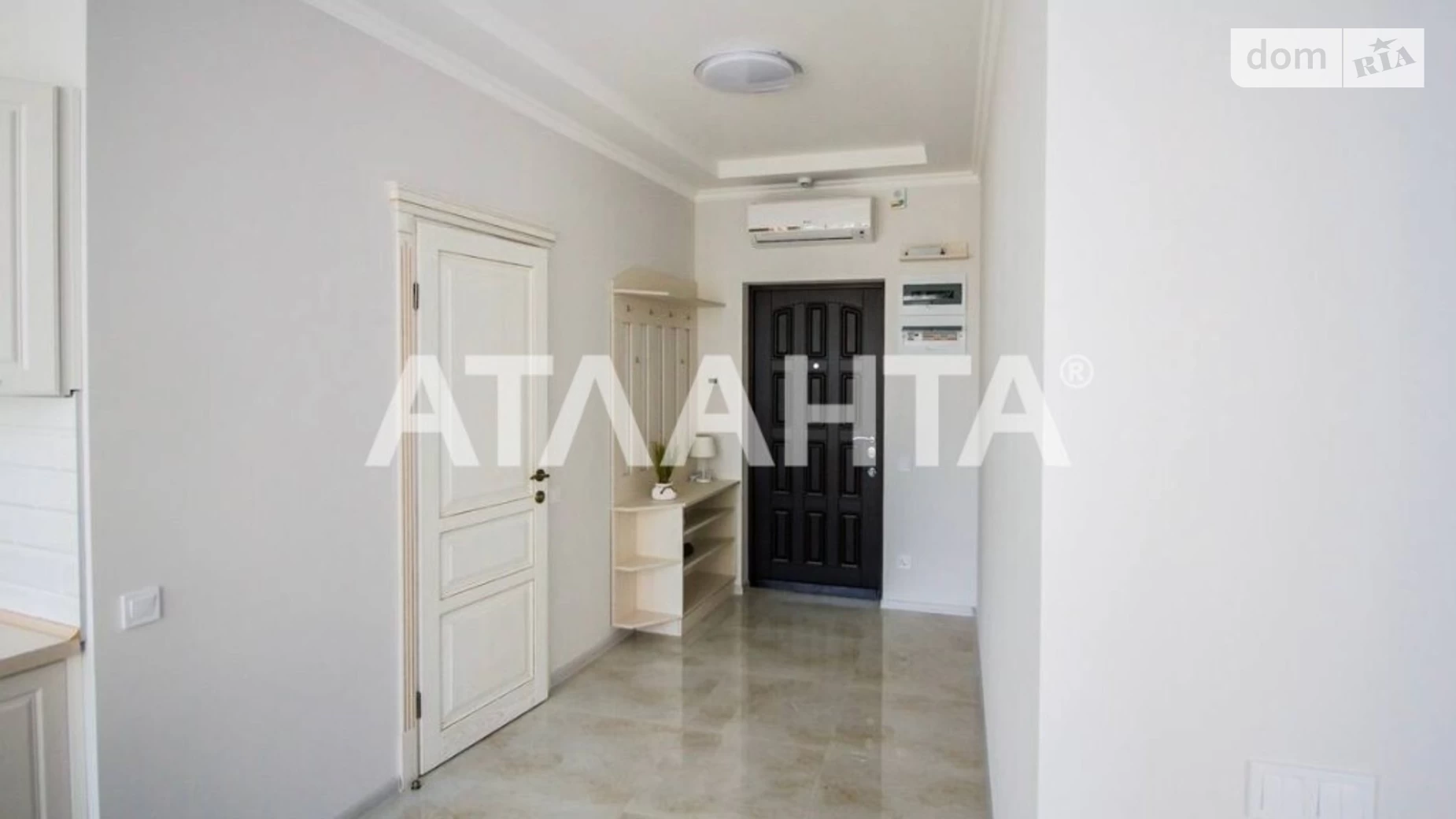 Продається 1-кімнатна квартира 47.3 кв. м у Одесі, вул. Каманіна