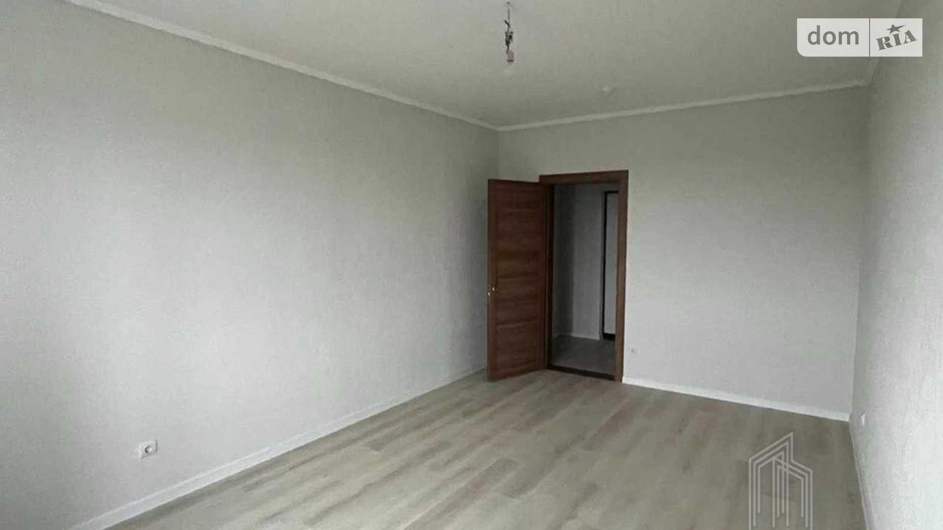 Продается 1-комнатная квартира 49 кв. м в Киеве, ул. Ревуцкого, 54Б