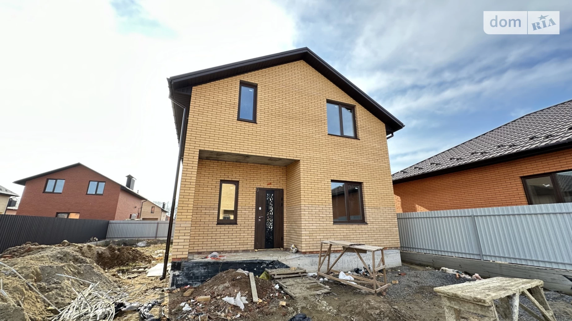 Продается дом на 2 этажа 120 кв. м с бассейном, цена: 90000 $ - фото 2