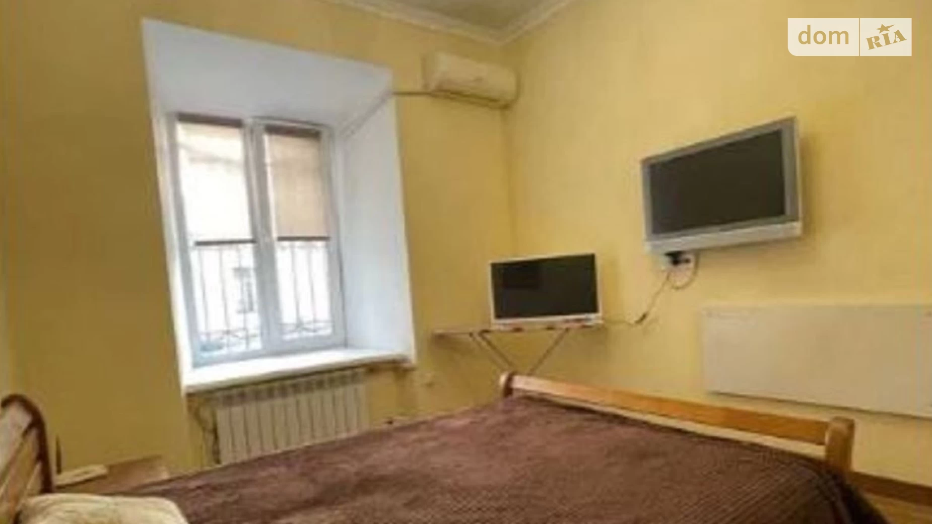 Продается 1-комнатная квартира 30 кв. м в Одессе, пл. Соборная