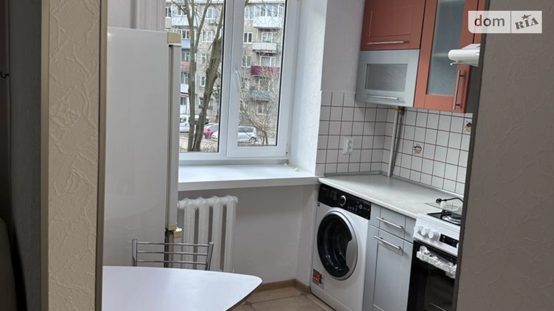 Продается 2-комнатная квартира 43 кв. м в Львове, ул. Яворницкого Дмитрия
