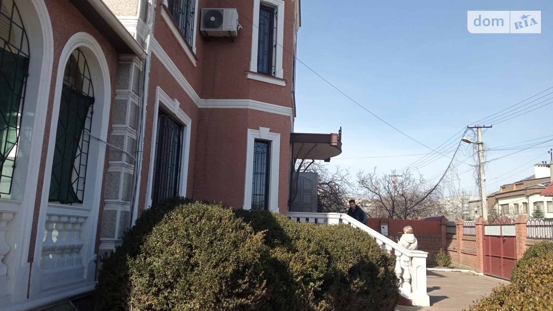 Продается дом на 2 этажа 340 кв. м с бассейном, цена: 350000 $ - фото 3