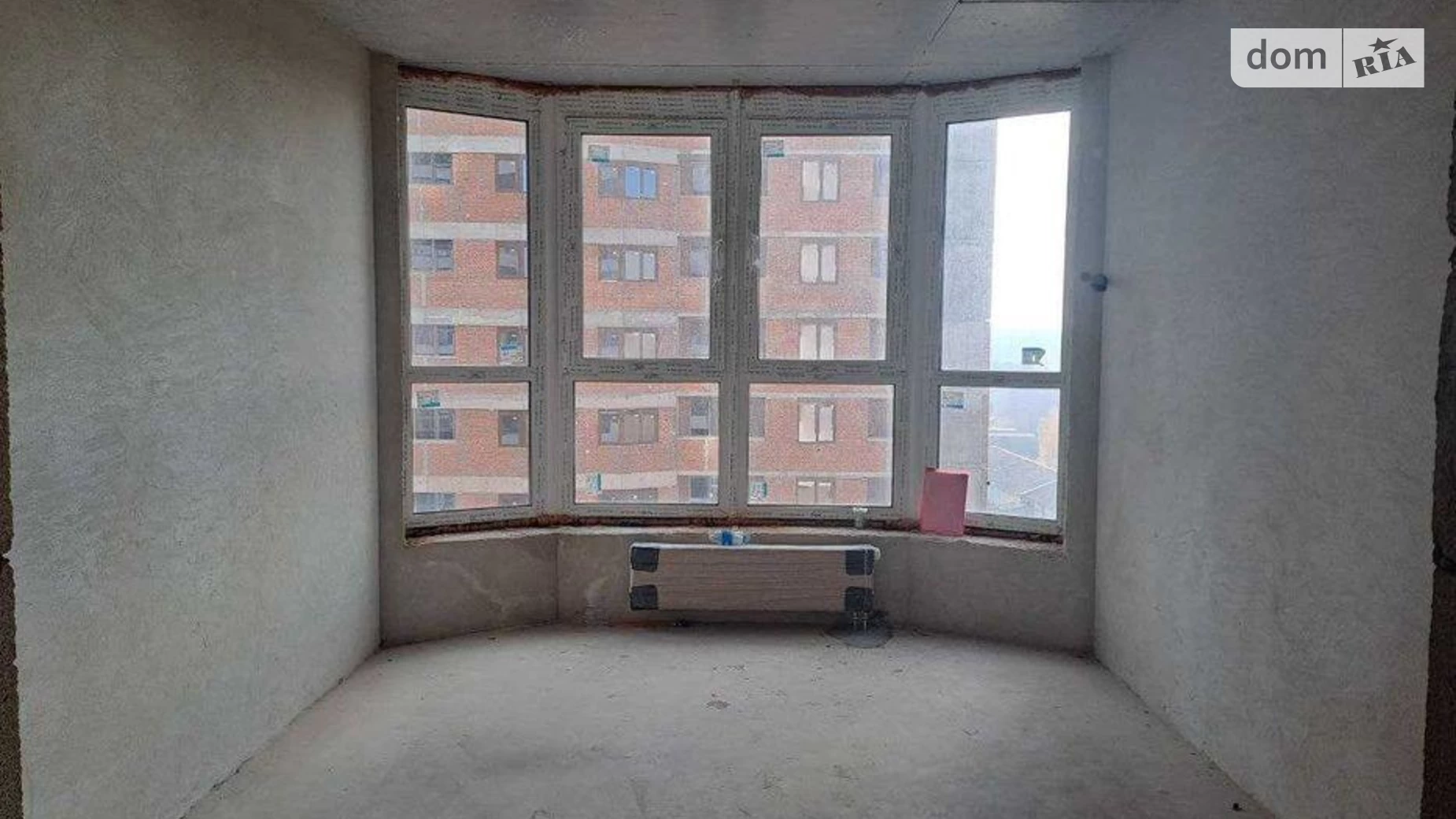 Продается 2-комнатная квартира 61 кв. м в Киеве, ул. Бориспольская, 40