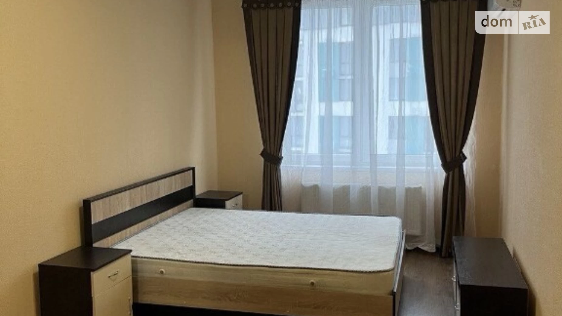 Продается 1-комнатная квартира 38 кв. м в Петропавловской Борщаговке, ул. Бархатная, 9