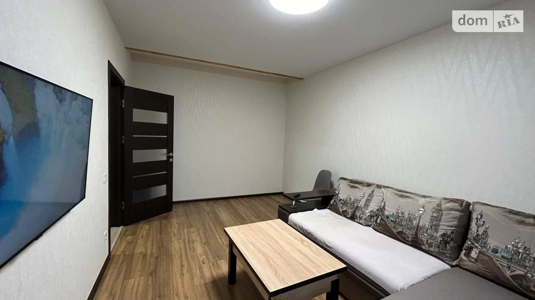 Продается 2-комнатная квартира 57 кв. м в Одессе, ул. Бассейная, 6А