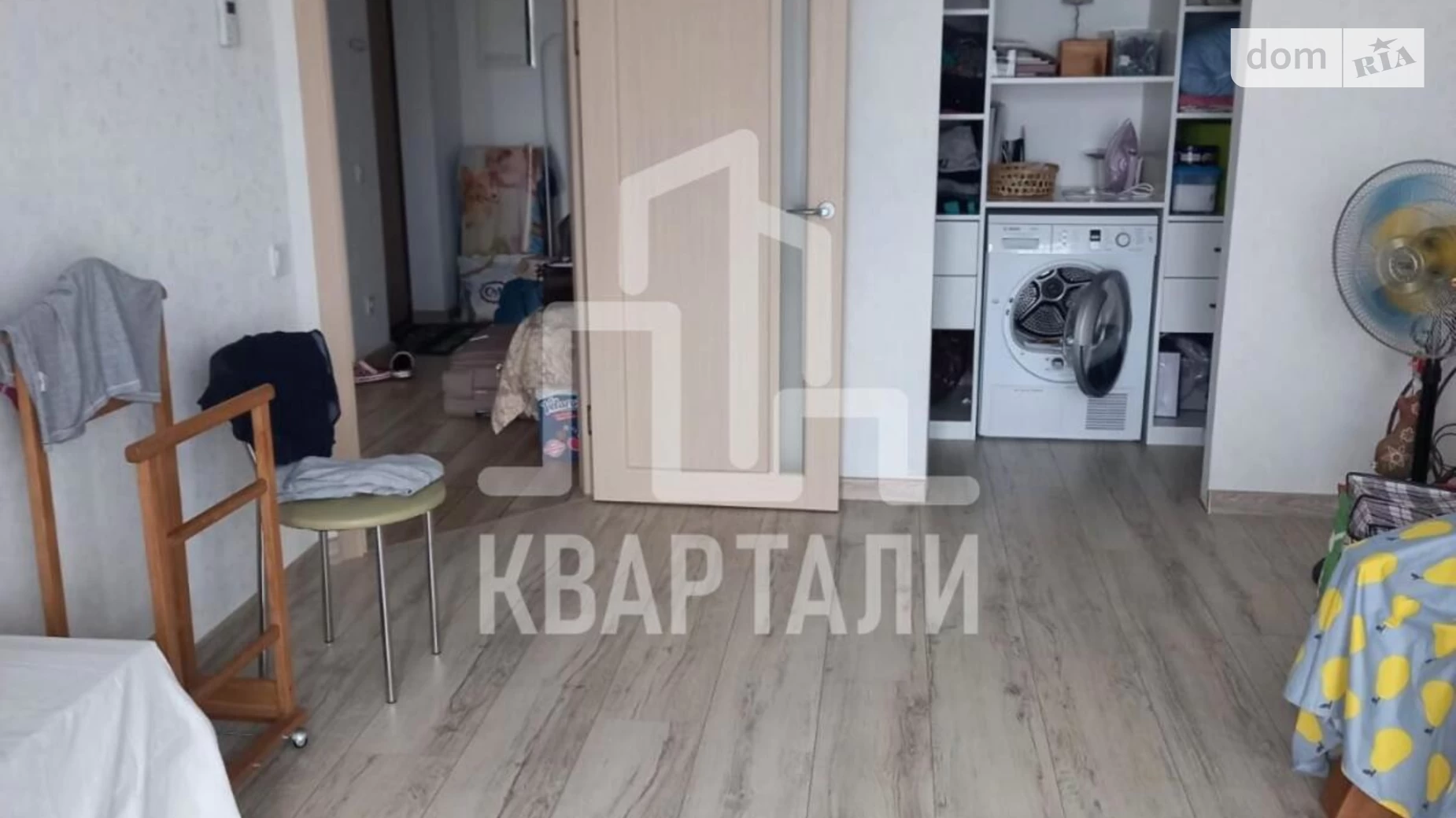 Продается 1-комнатная квартира 51.3 кв. м в Требухове, ул. Броварская, 23