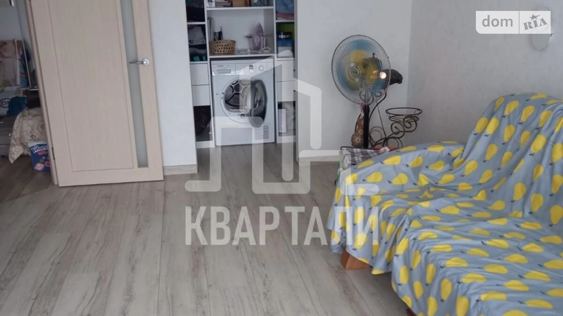 Продается 1-комнатная квартира 51.3 кв. м в Требухове, ул. Броварская, 23