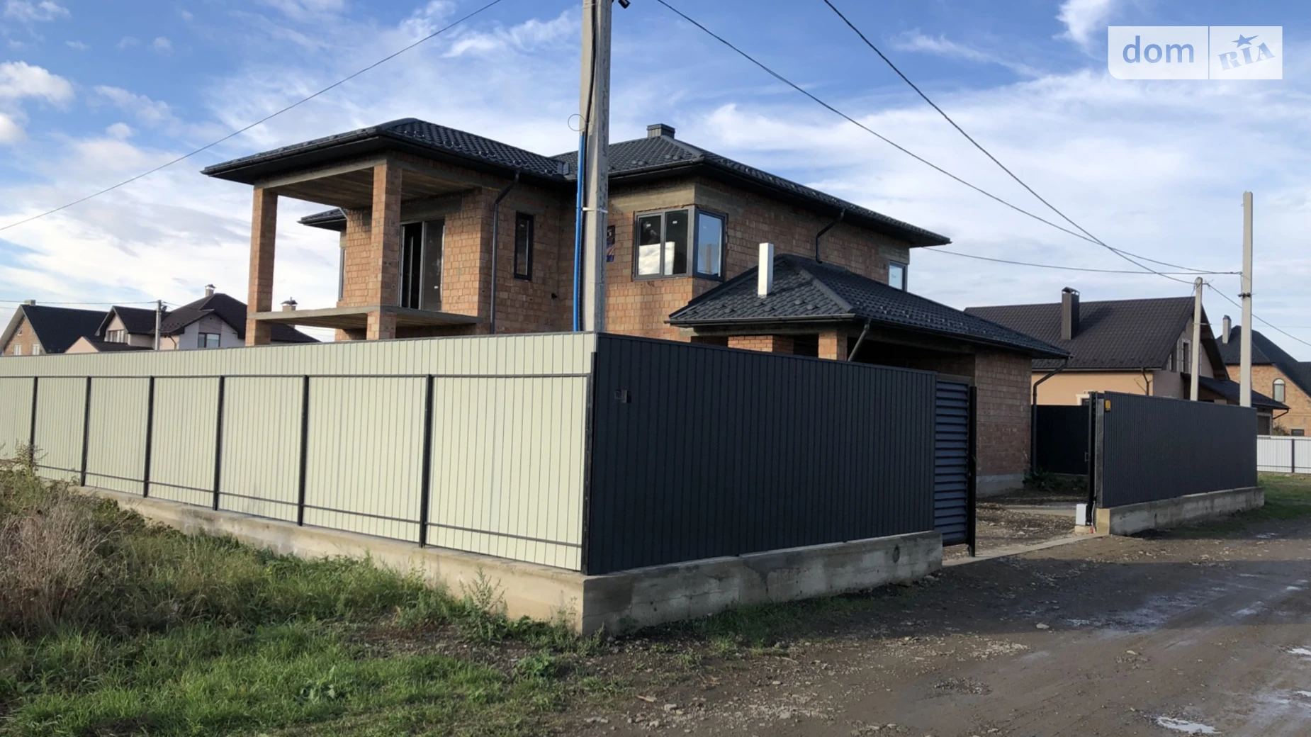 Продается дом на 2 этажа 236 кв. м с садом, цена: 165000 $ - фото 2