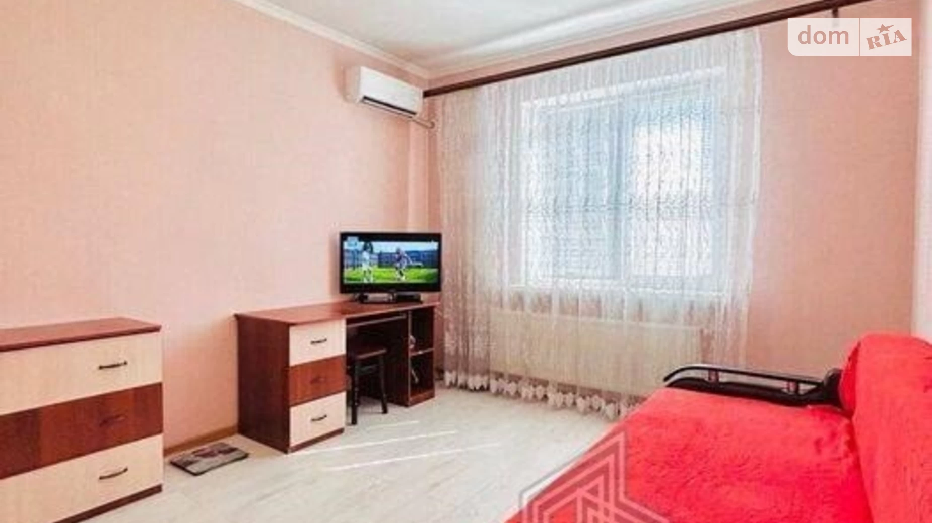 Продается 1-комнатная квартира 49 кв. м в Софиевской Борщаговке, ул. Павла Чубинского, 88