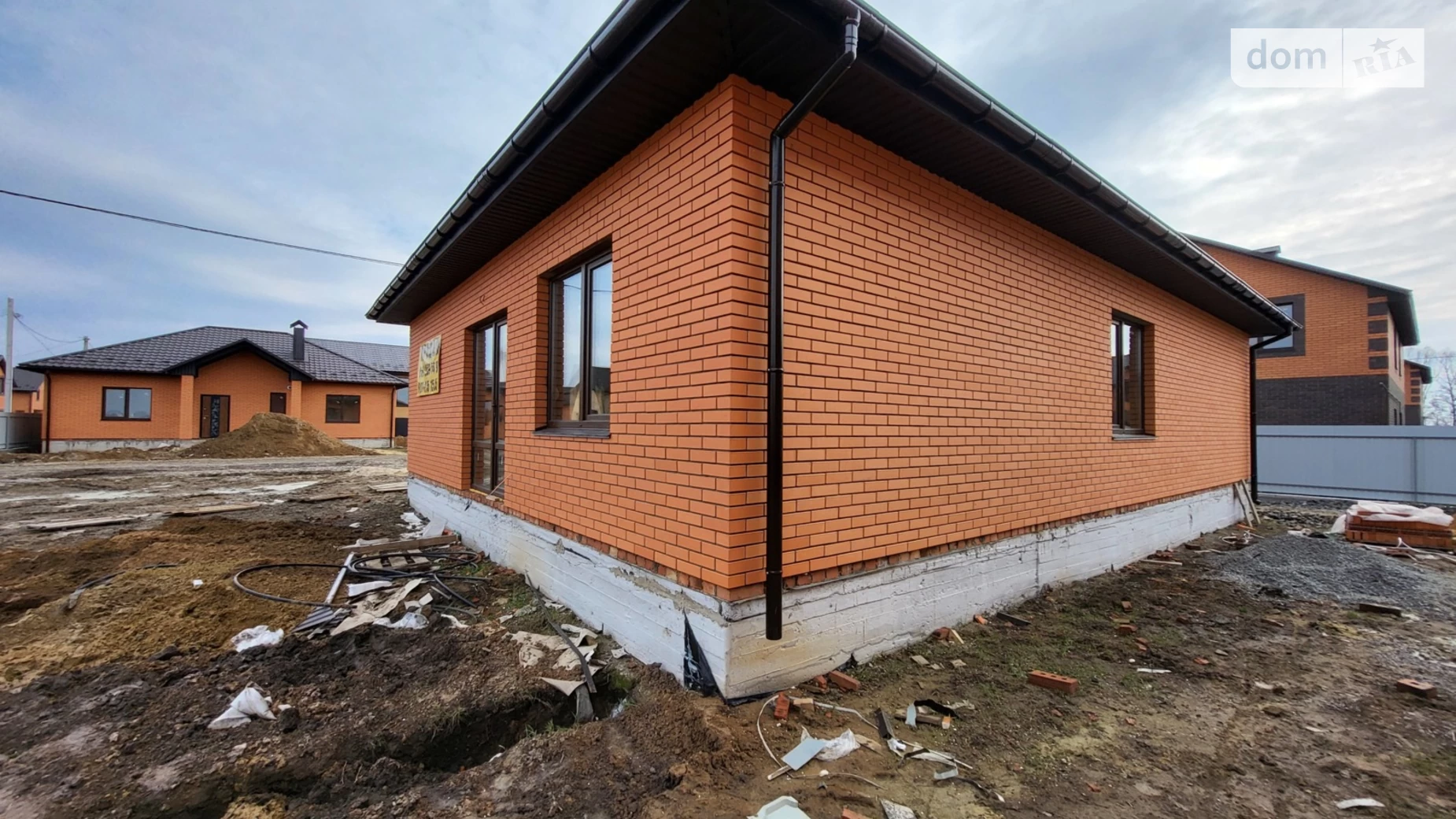 Продается одноэтажный дом 100 кв. м с бассейном, цена: 92000 $ - фото 2