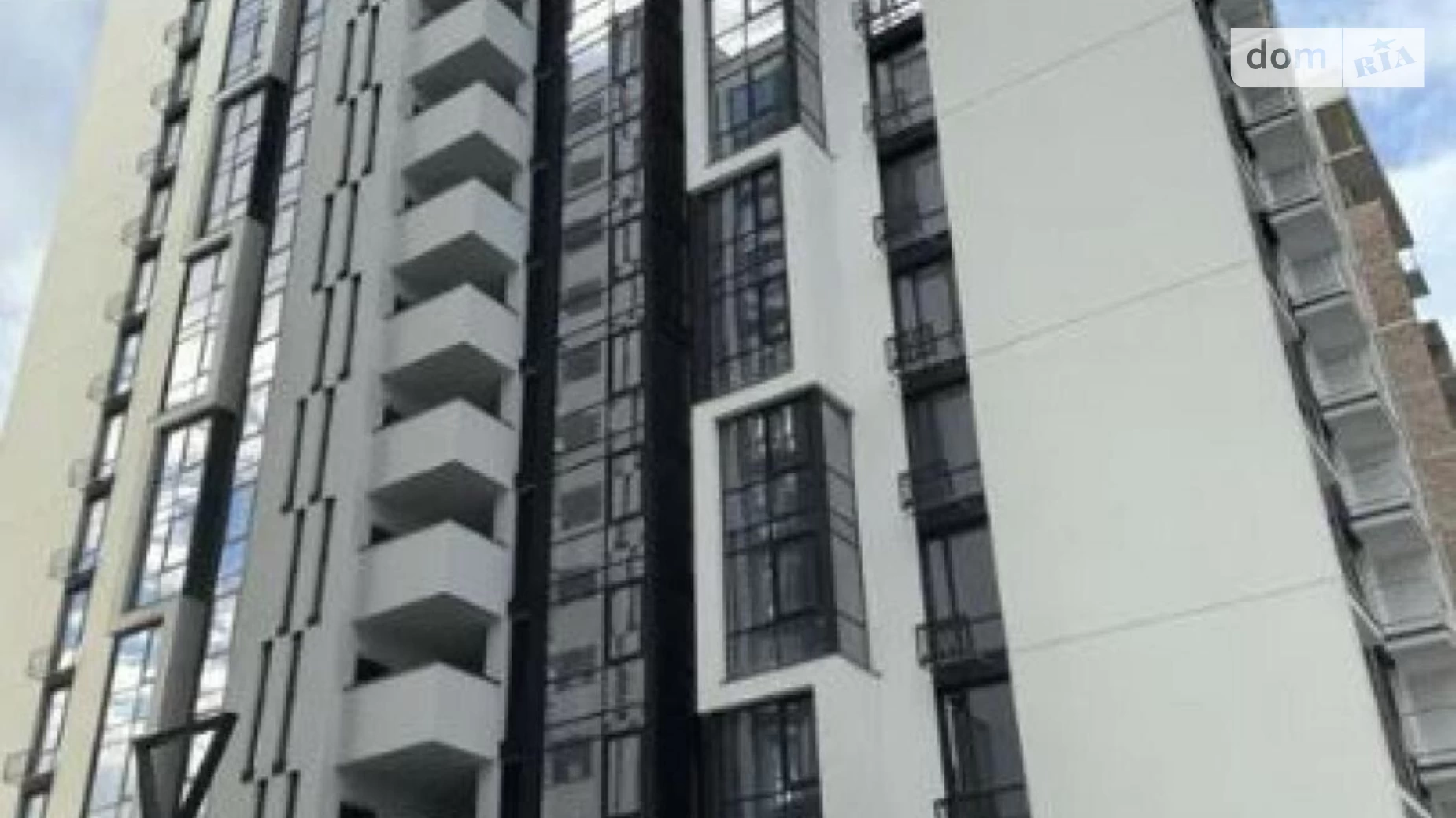 Продается 1-комнатная квартира 44 кв. м в Ивано-Франковске, ул. Левицкого Романа, 34