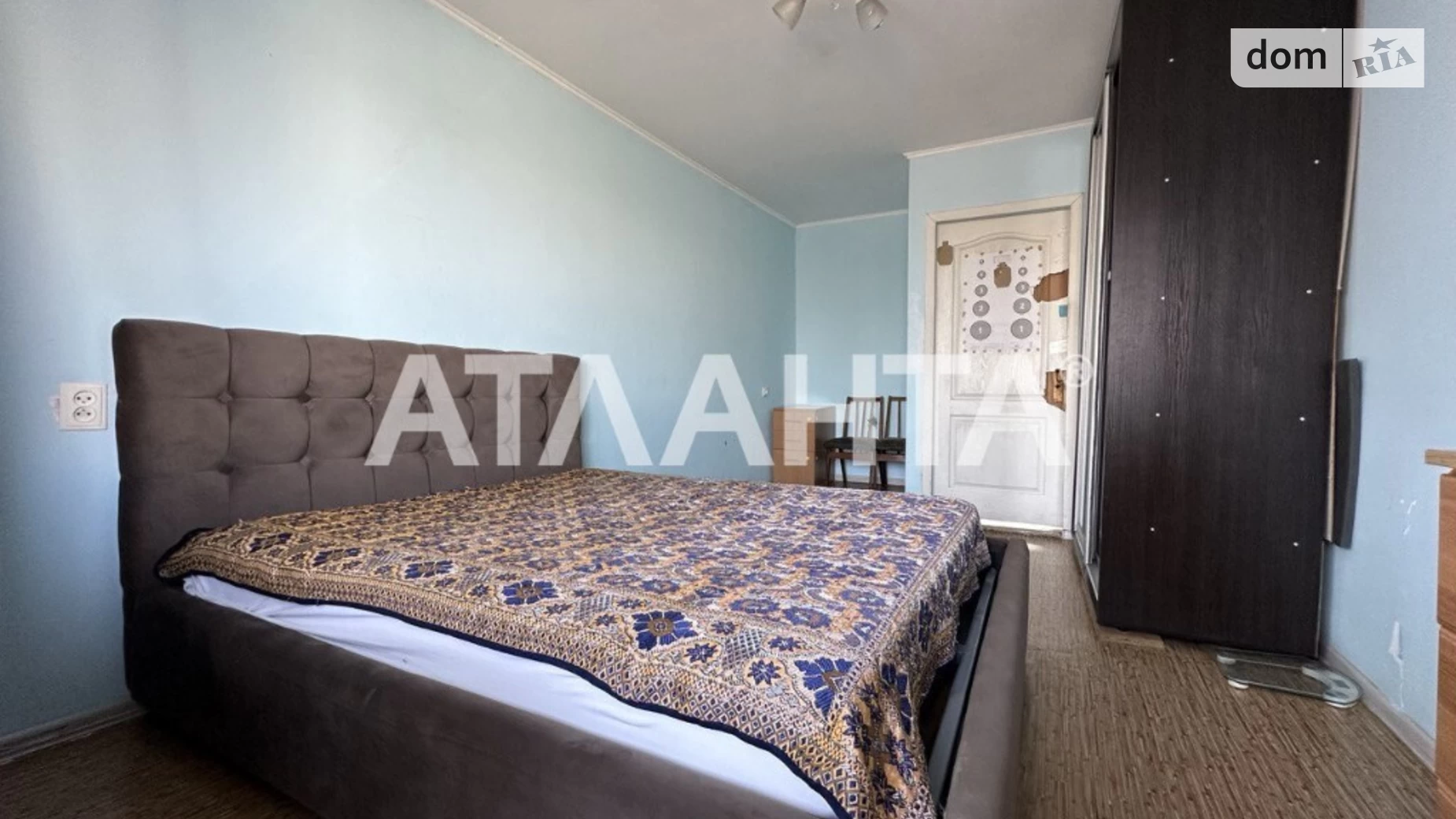 Продається 3-кімнатна квартира 62.8 кв. м у Одесі, вул. Якова Бреуса