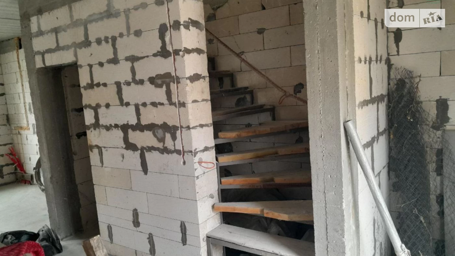 Продается дом на 2 этажа 104 кв. м с камином, цена: 75000 $ - фото 4