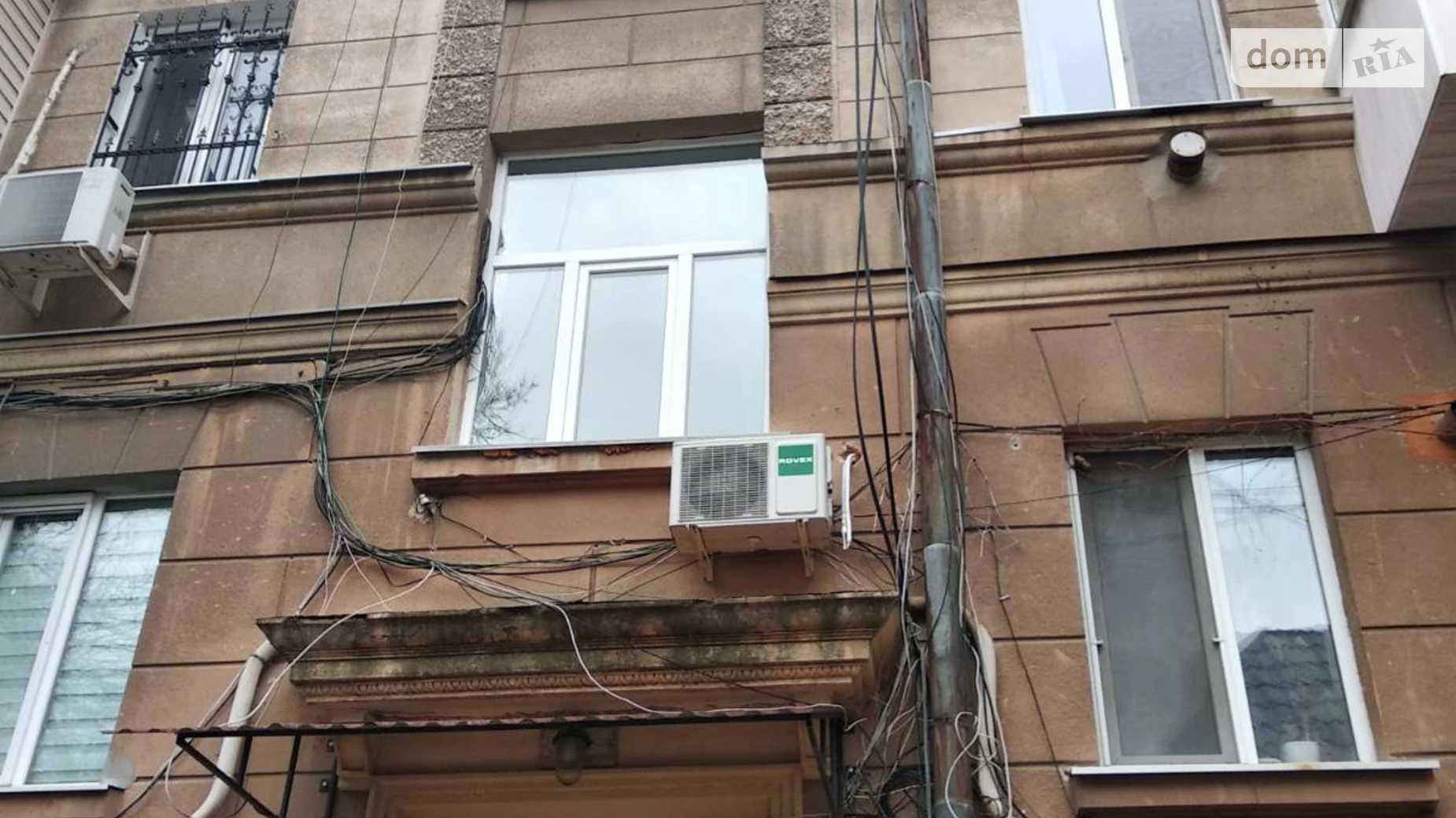 Продается 2-комнатная квартира 65 кв. м в Одессе, ул. Пастера, 21