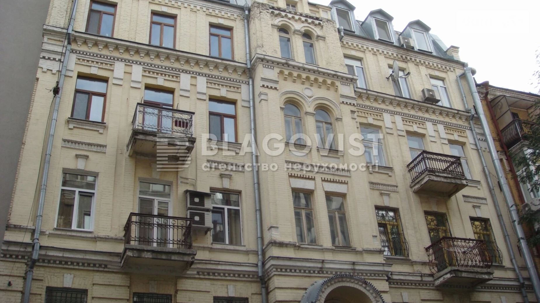 Продается 5-комнатная квартира 207 кв. м в Киеве, ул. Ивана Франко, 13