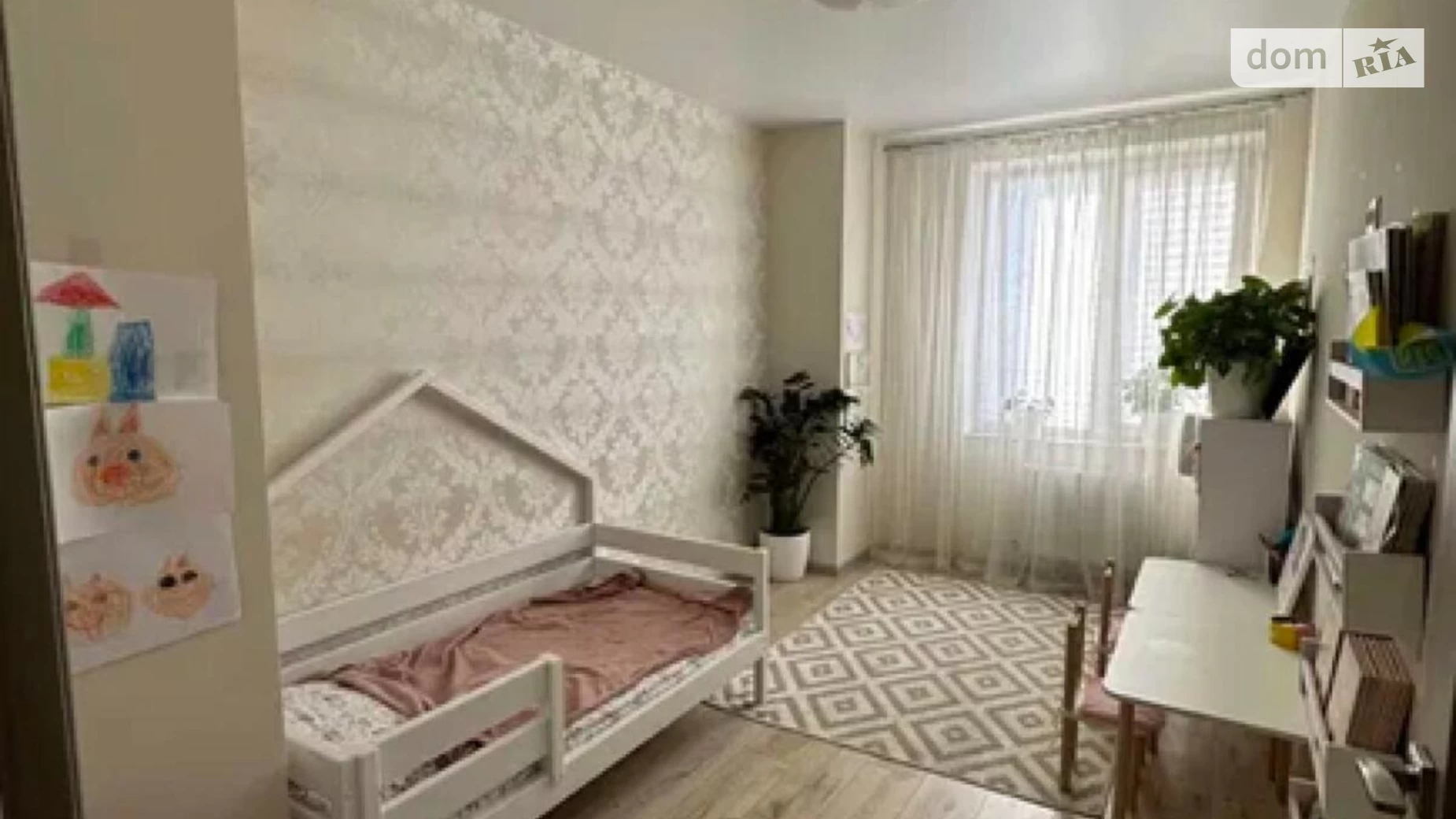 Продається 2-кімнатна квартира 68 кв. м у Одесі, вул. Гранітна