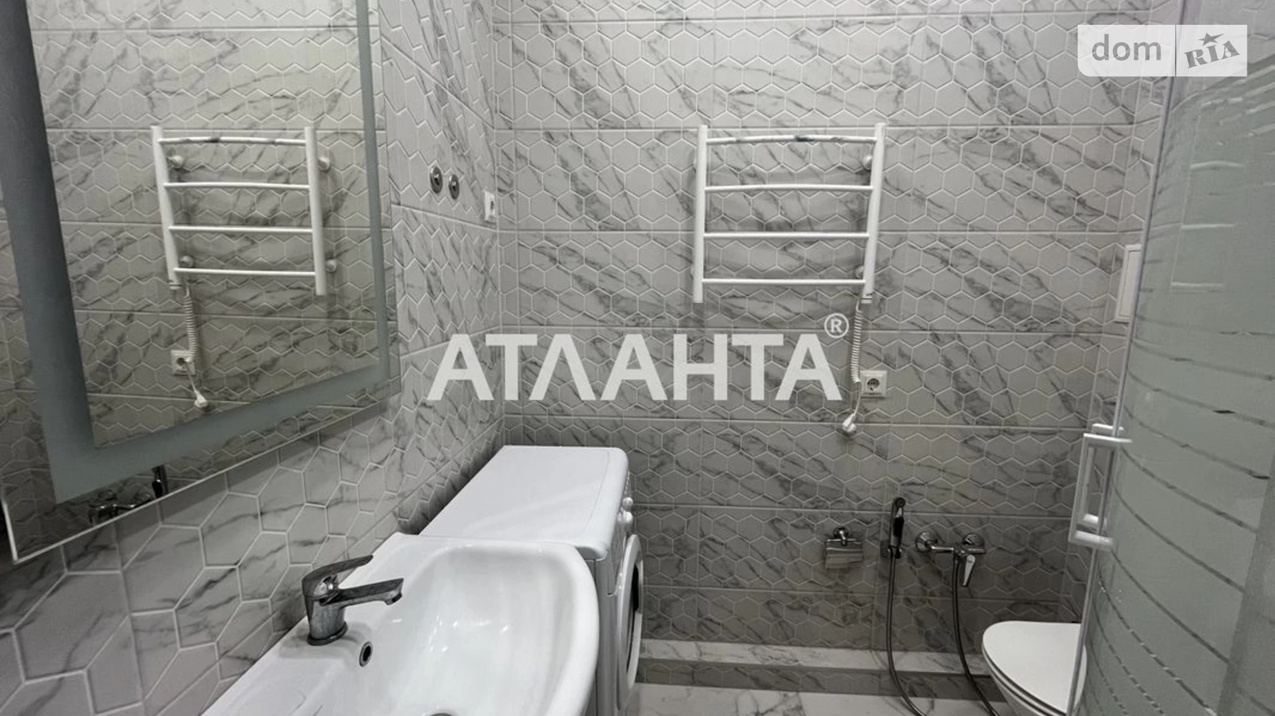 Продается 2-комнатная квартира 63.6 кв. м в Одессе, ул. Генуэзская, 3Г