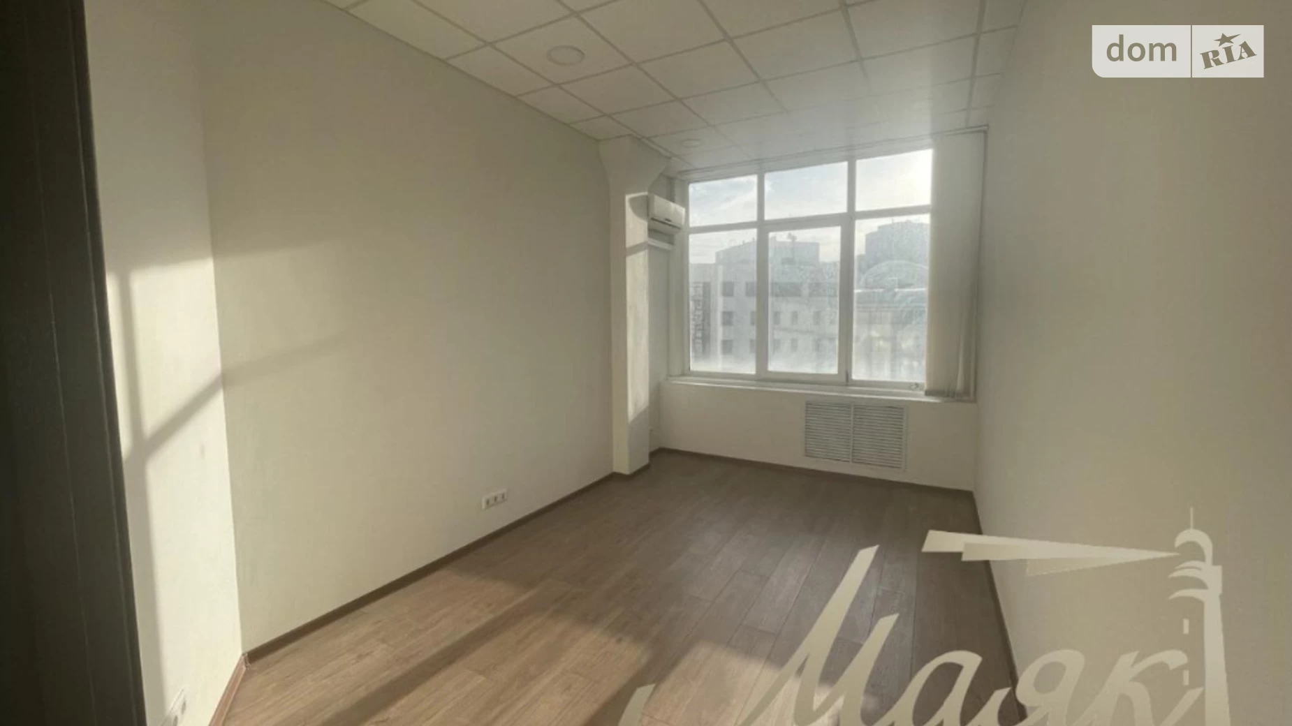 Сдается в аренду офис 140 кв. м в бизнес-центре, цена: 1700 $ - фото 2