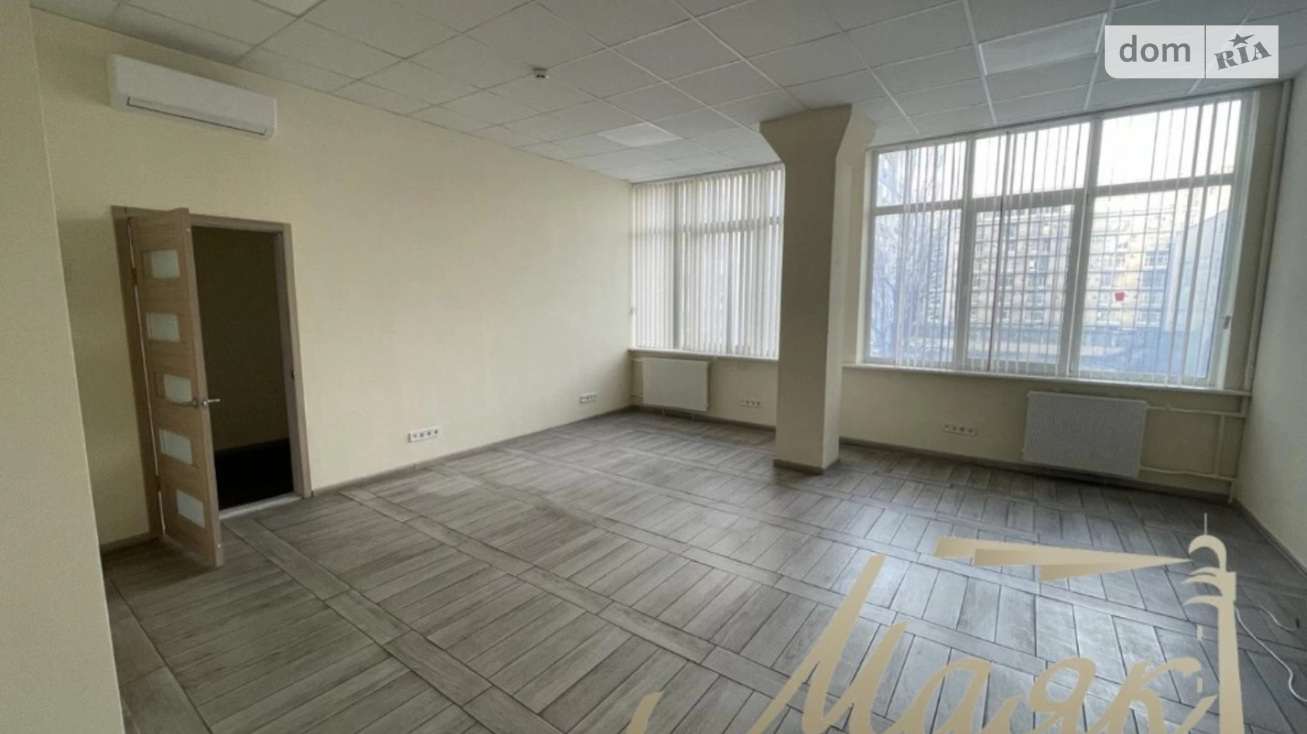 Сдается в аренду офис 140 кв. м в бизнес-центре, цена: 1700 $ - фото 3