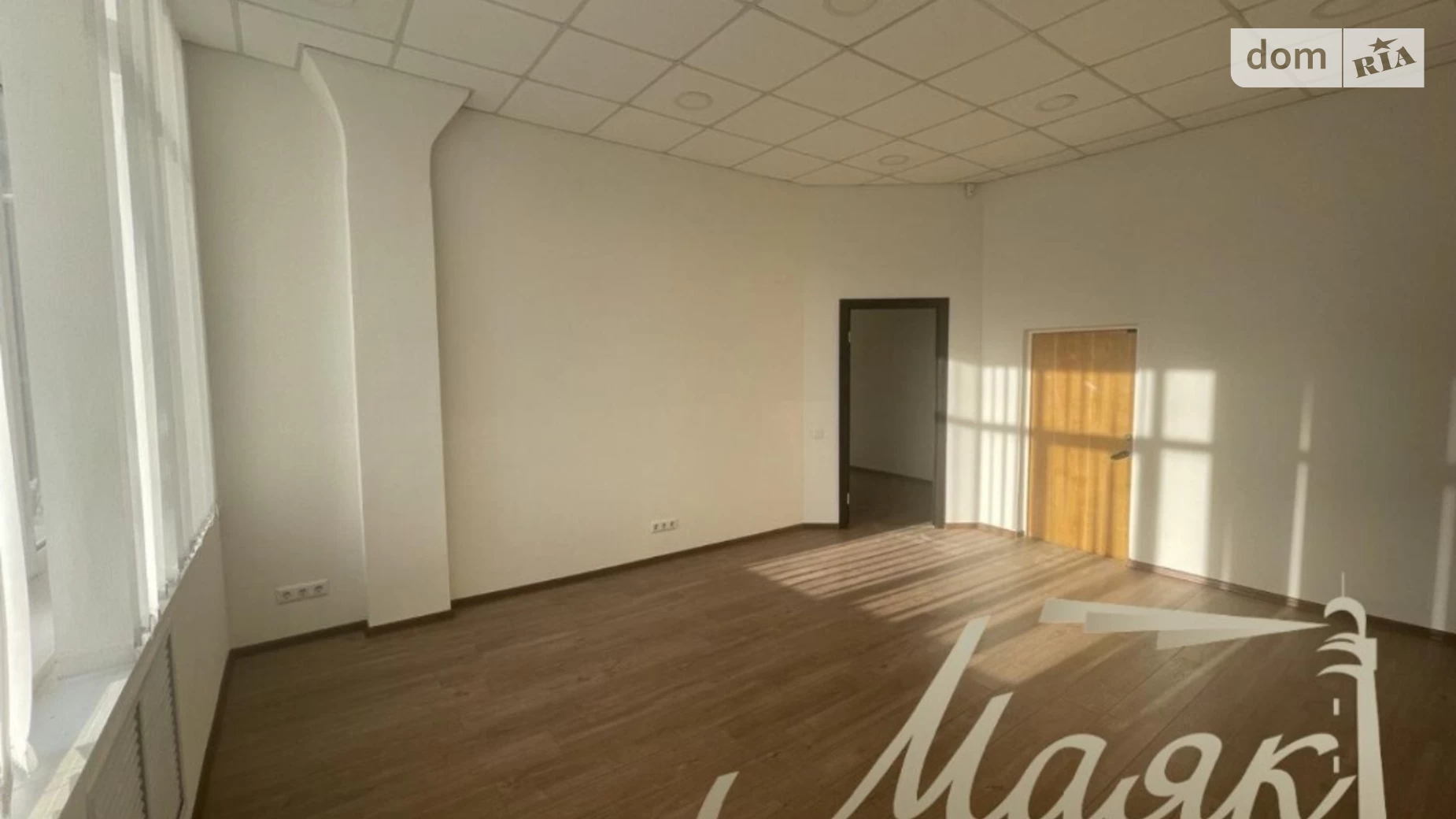 Сдается в аренду офис 140 кв. м в бизнес-центре, цена: 1700 $ - фото 4