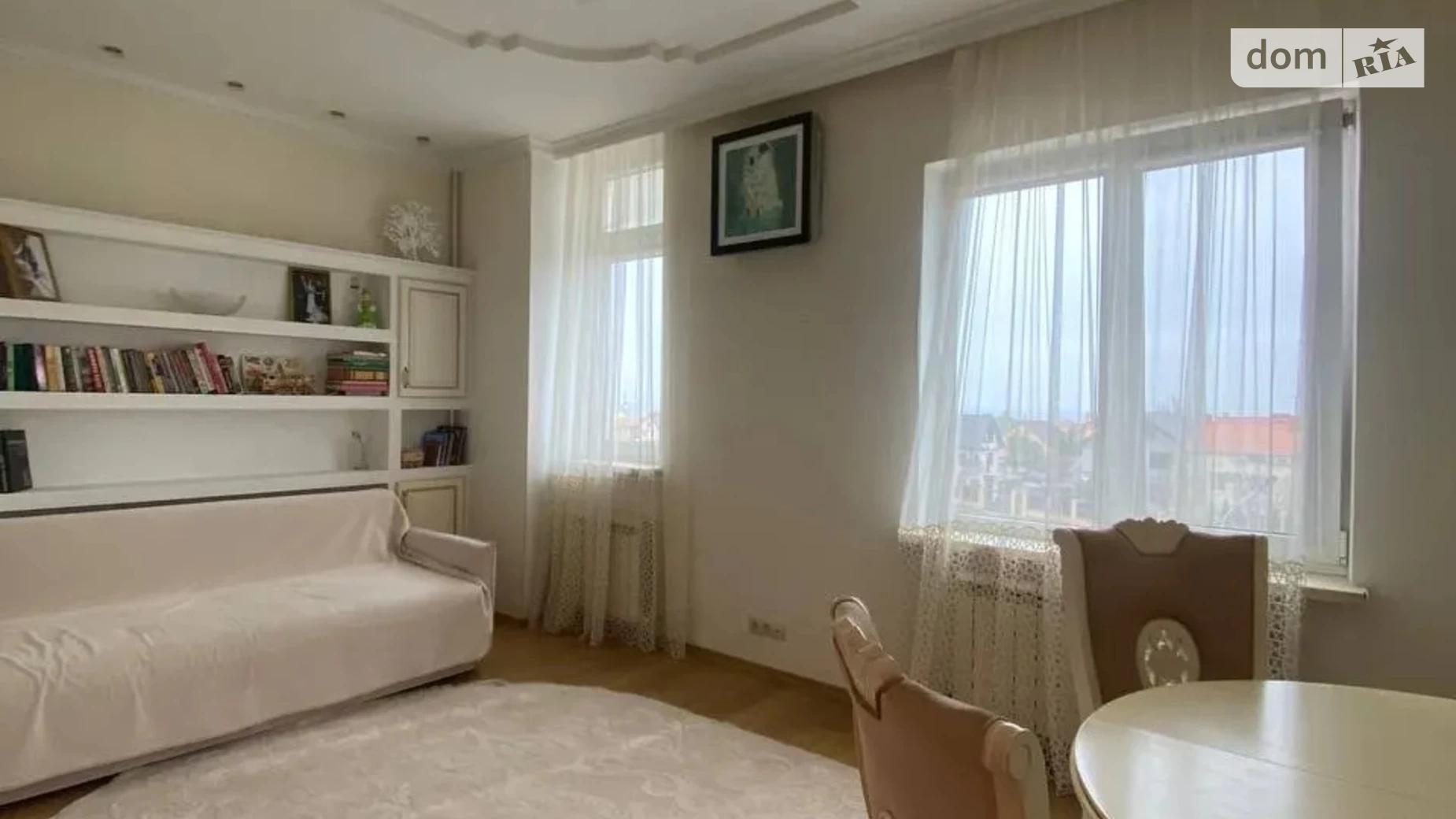 Продается 2-комнатная квартира 65 кв. м в Черноморске, ул. Парковая