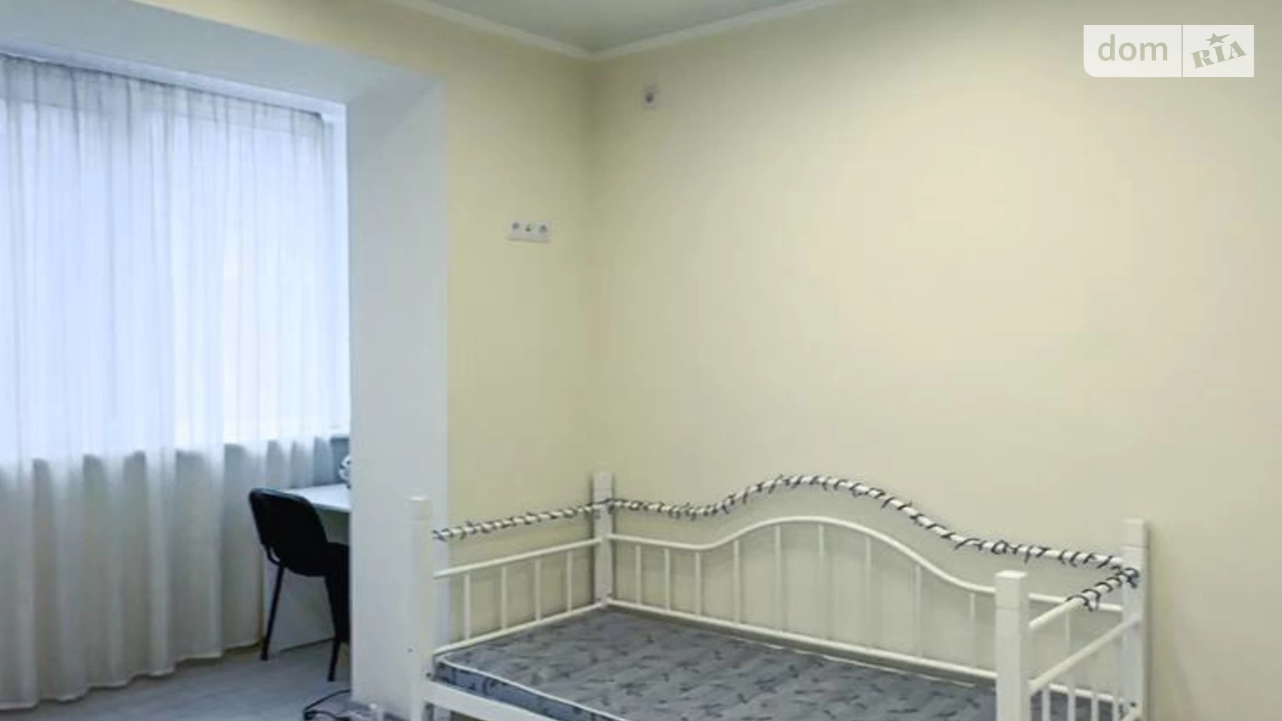Продается 3-комнатная квартира 63 кв. м в Днепре, ул. Богданова, 32