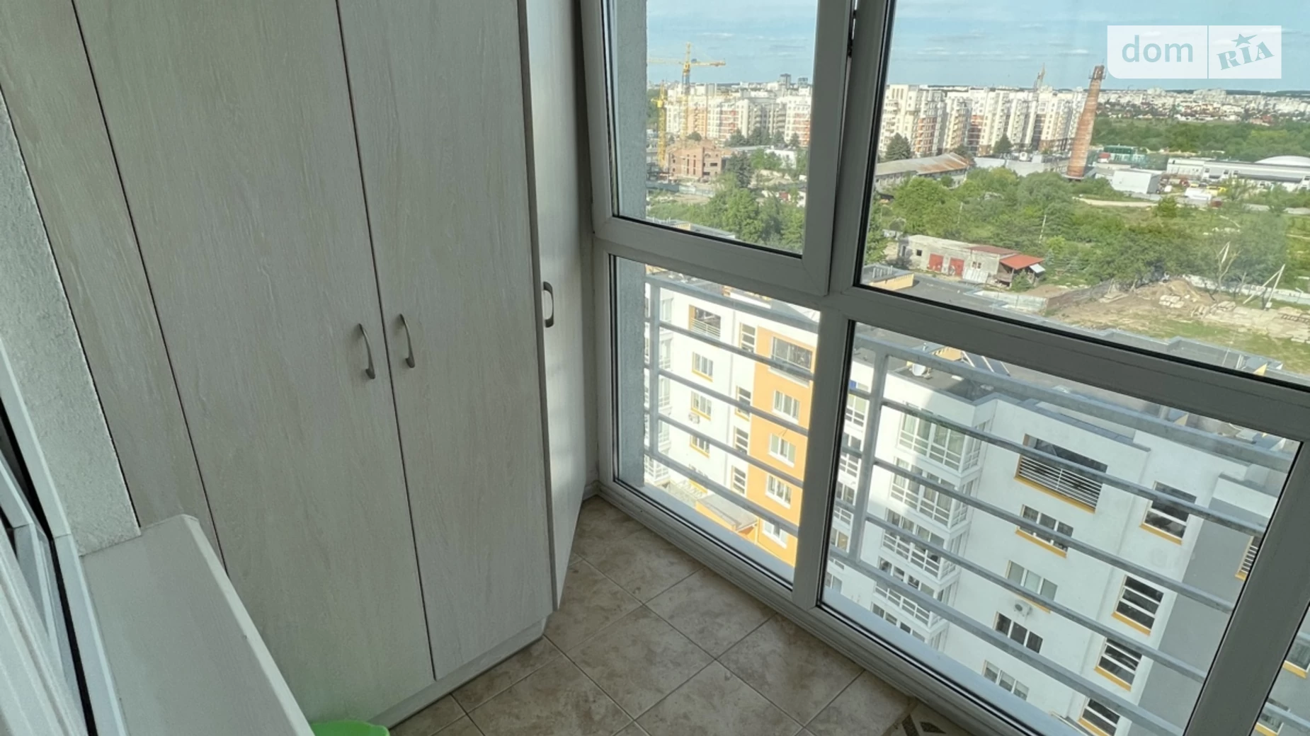 Продается 5-комнатная квартира 156 кв. м в Львове, ул. Миклеша Карла