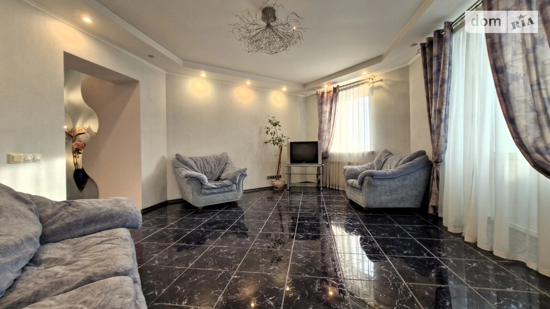Продается 5-комнатная квартира 155 кв. м в Буче, бул. Богдана Хмельницкого, 4 - фото 2