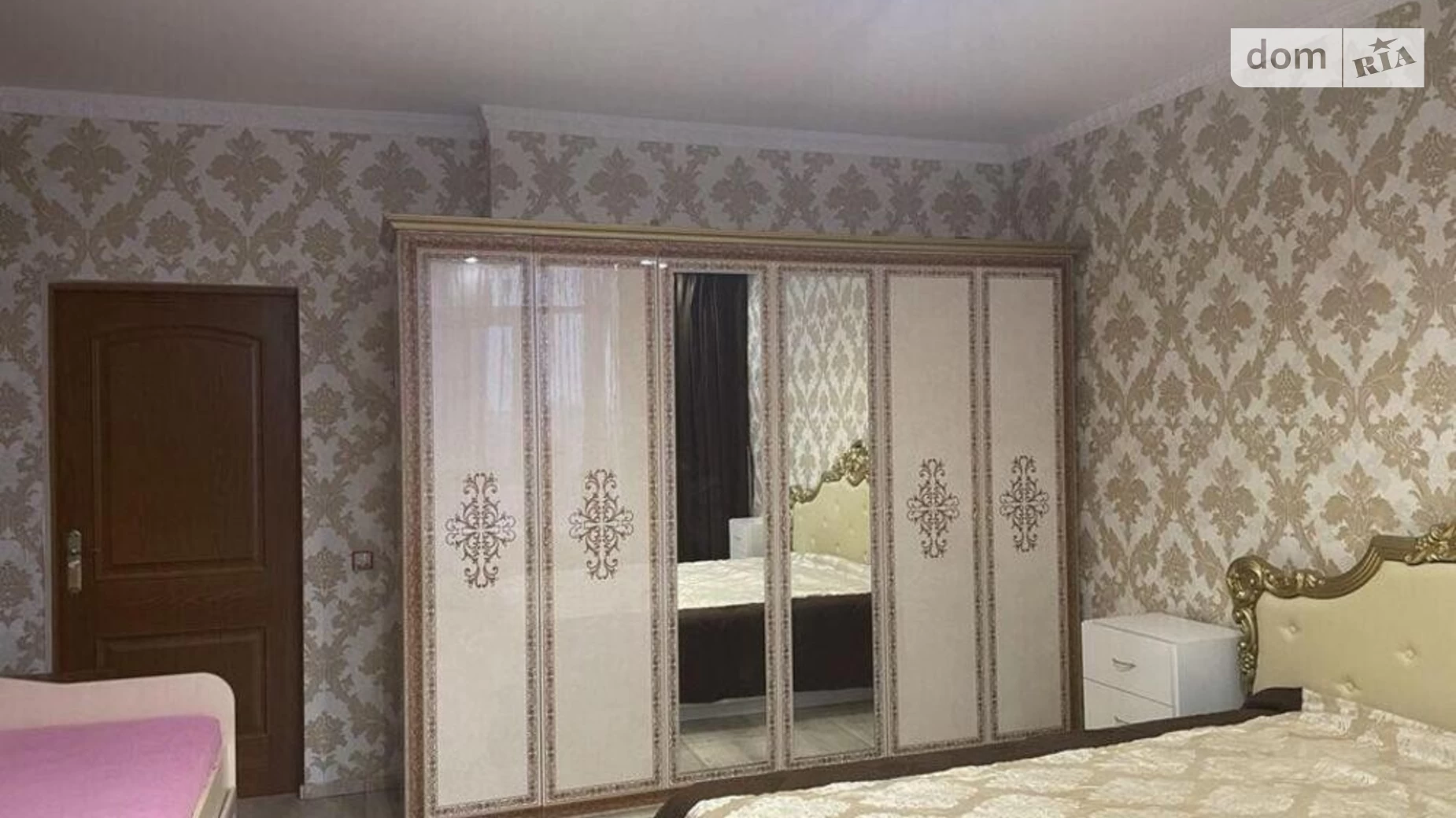 Продается 1-комнатная квартира 57 кв. м в Киеве, ул. Багринова(Адмирала Ушакова), 1А - фото 3
