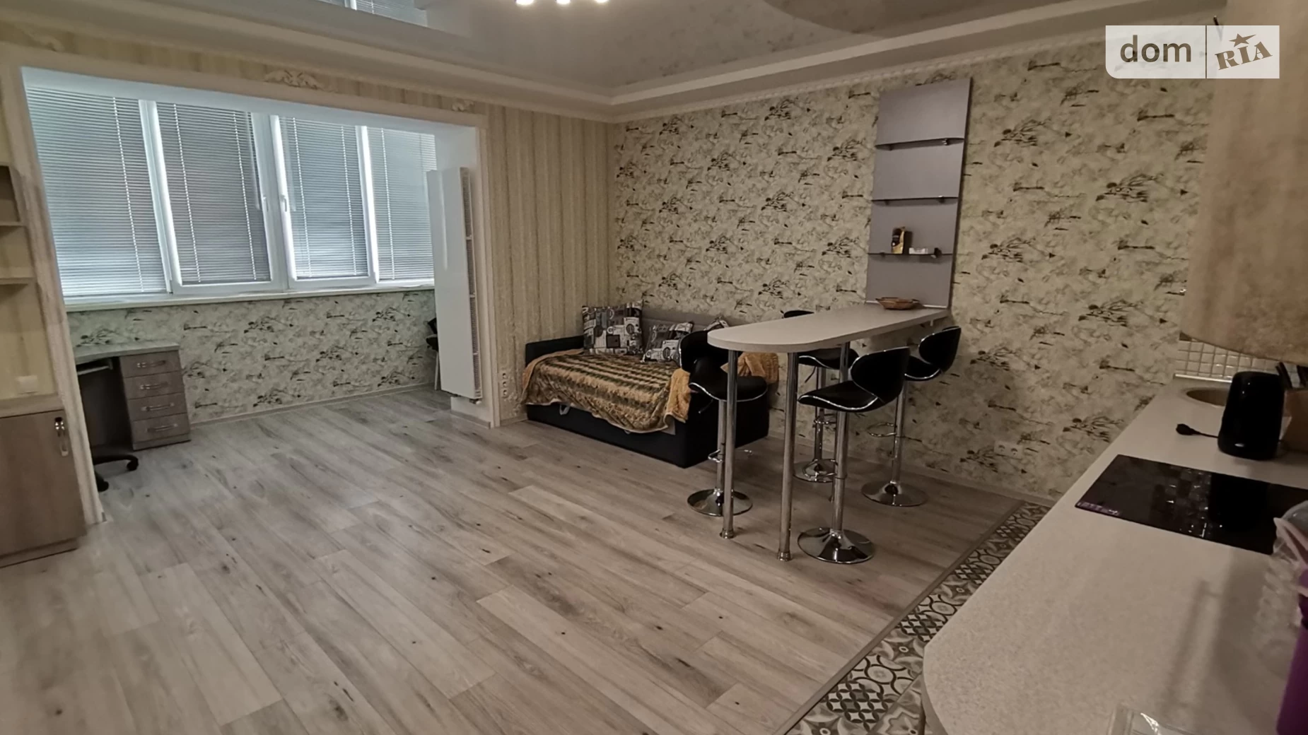 Продается 1-комнатная квартира 35.2 кв. м в Николаеве, ул. Лазурная, 16Б