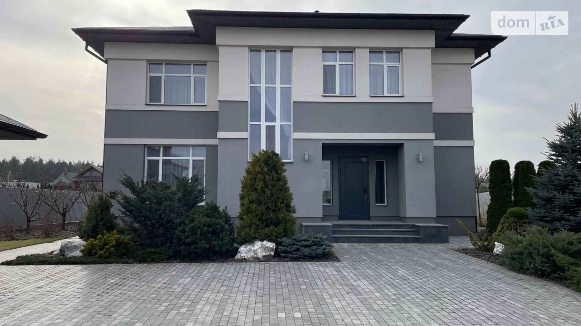 Продается дом на 2 этажа 265.8 кв. м с гаражом, ул. Богдана Хмельницкого