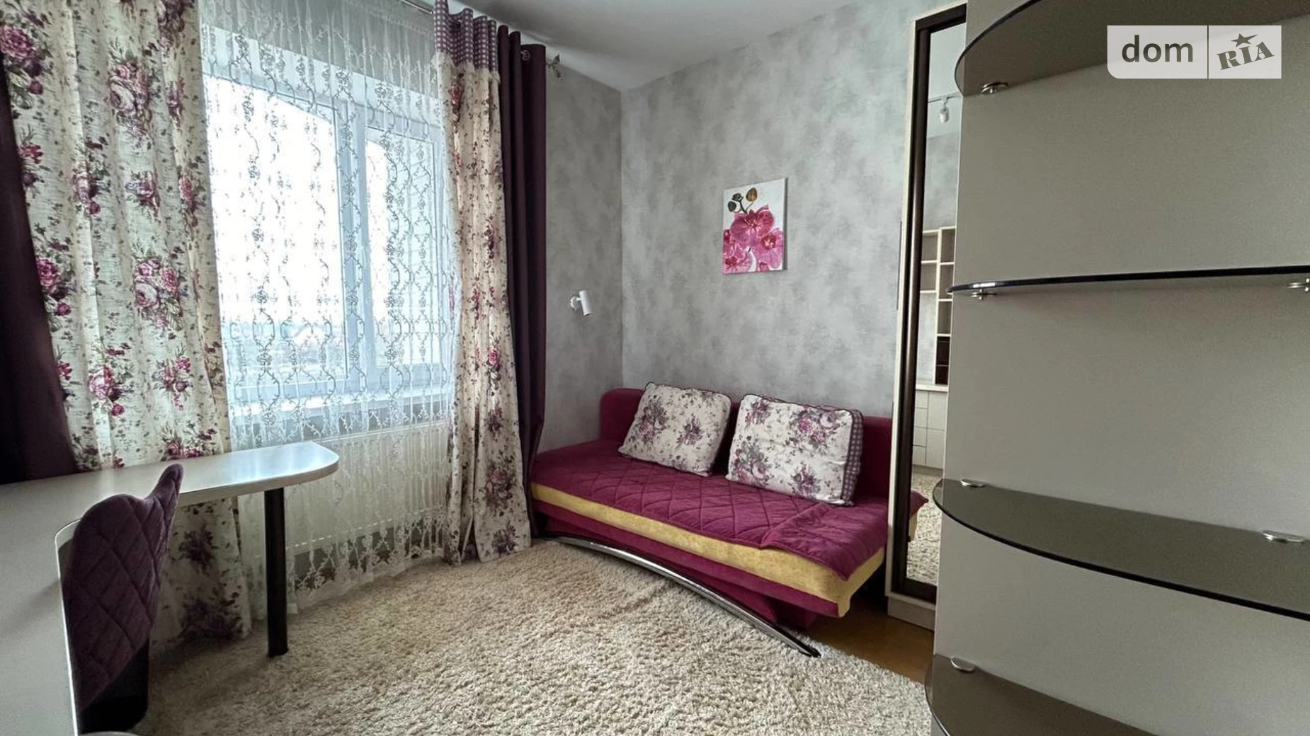 Продається 3-кімнатна квартира 75 кв. м у Зміїнці, вул. Васильківська