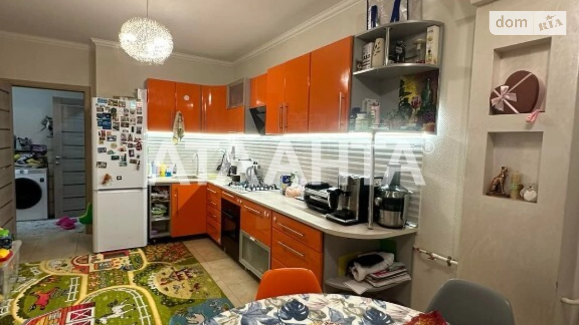Продается 2-комнатная квартира 65.7 кв. м в Одессе, ул. Зои Космодемьянской