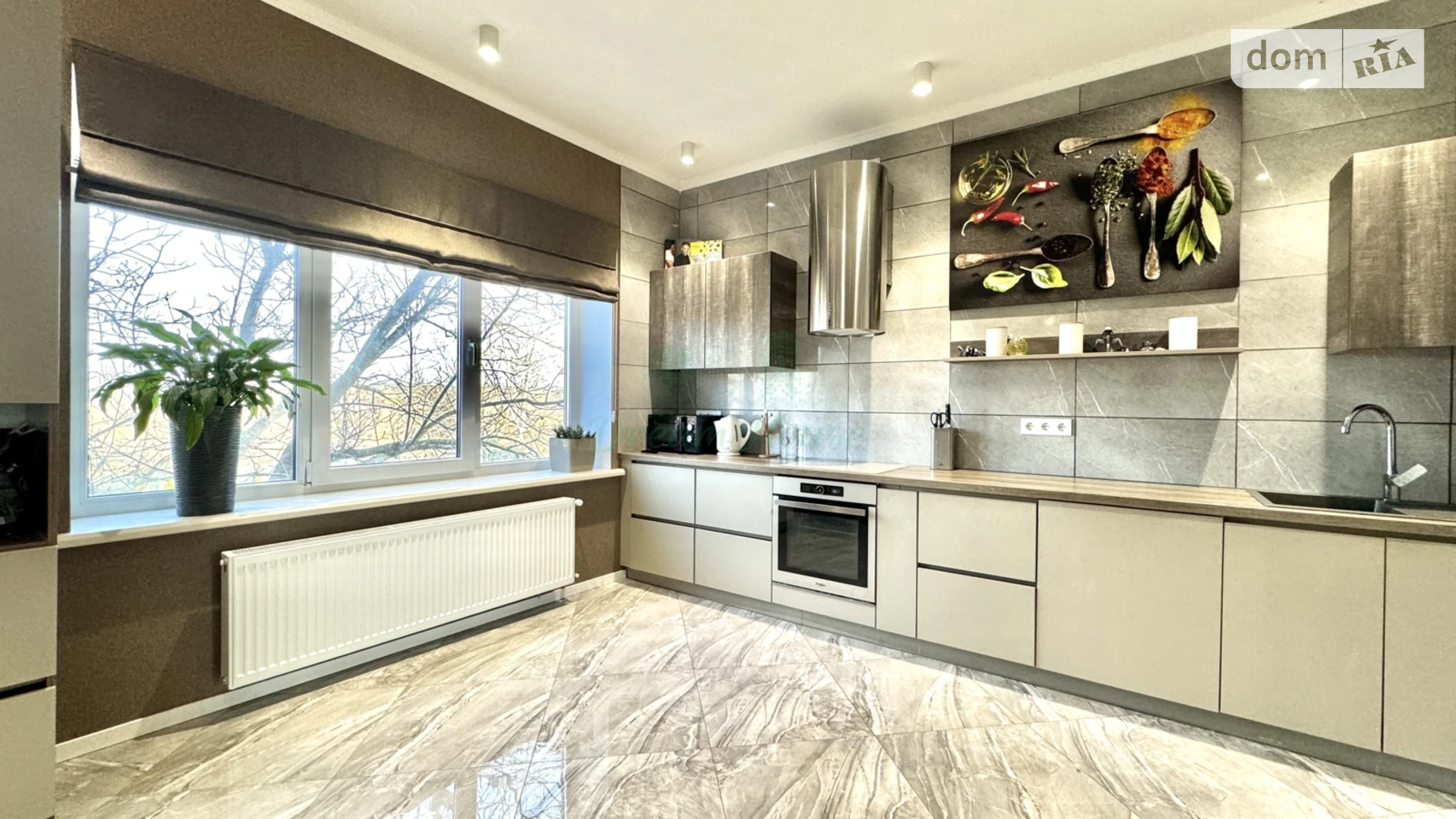 Продается дом на 3 этажа 297.4 кв. м с гаражом, цена: 260000 $ - фото 4