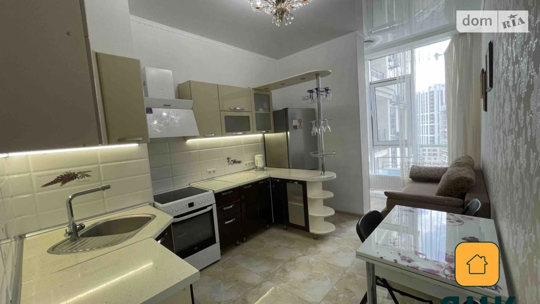 Продается 1-комнатная квартира 49 кв. м в Одессе, бул. Французский, 60Г