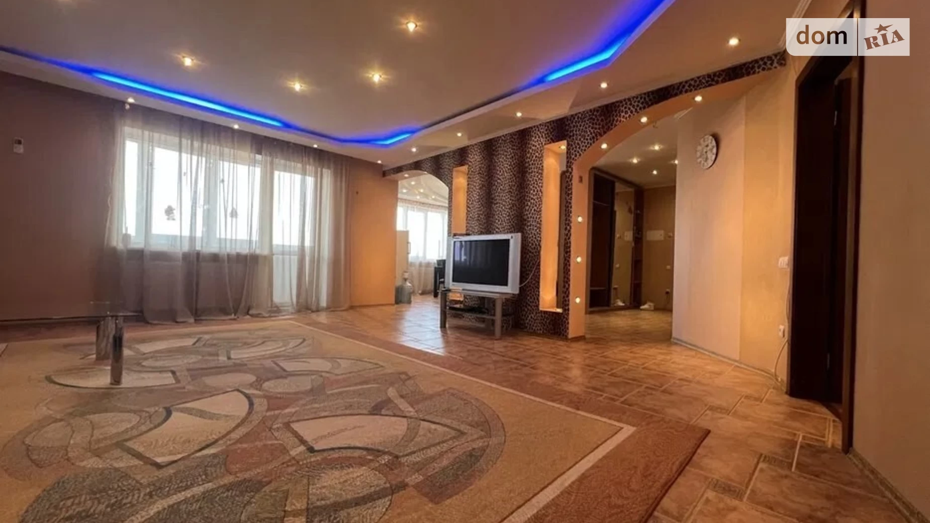 Продается 3-комнатная квартира 122 кв. м в Днепре, ул. Подолинского Сергея, 31
