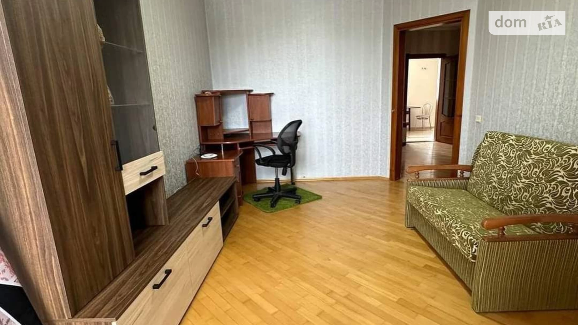 Продается 2-комнатная квартира 74 кв. м в Ивано-Франковске, ул. Глебова, 24А