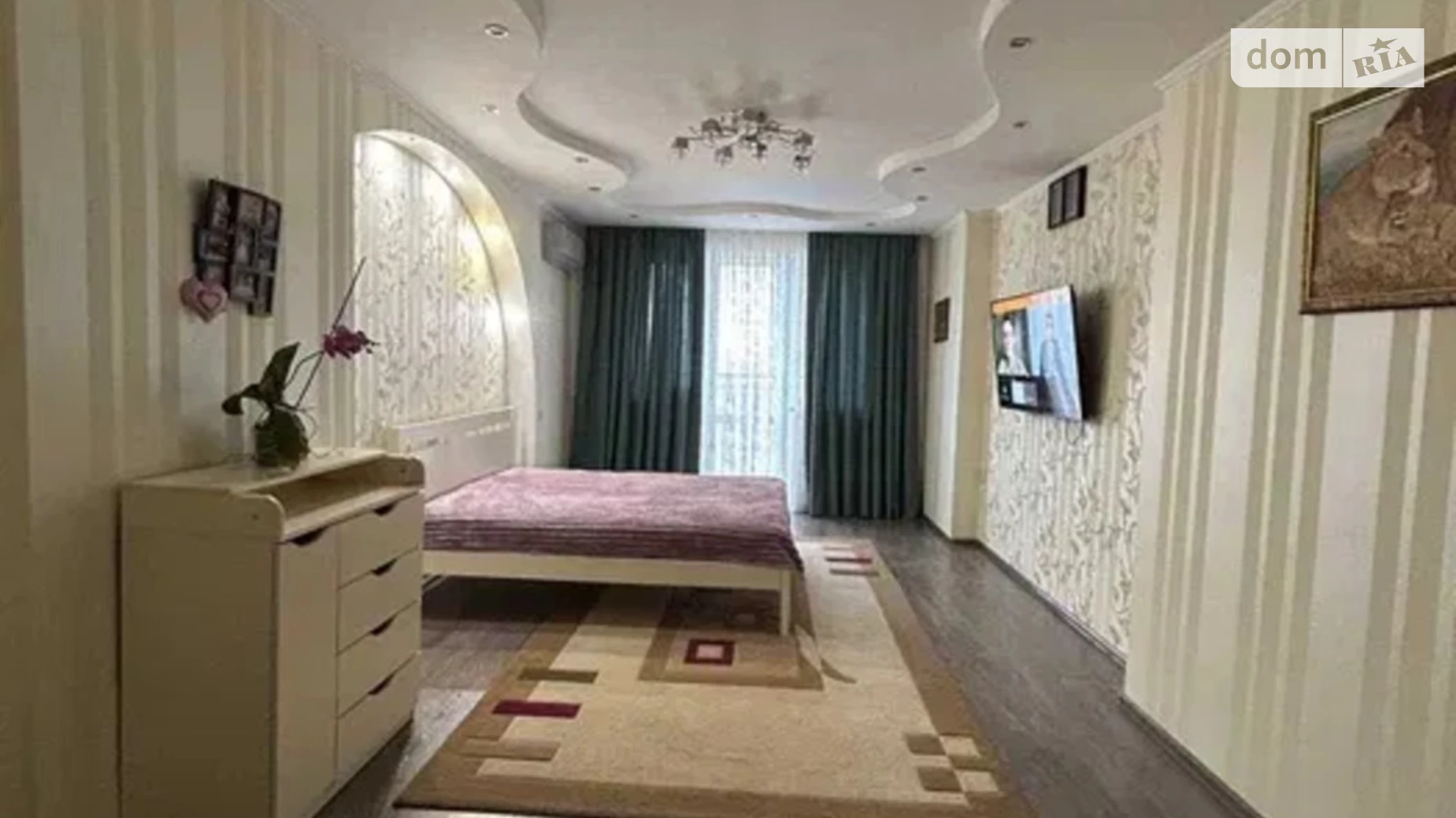 Продается 2-комнатная квартира 83.1 кв. м в Киеве, просп. Алишера Навои, 69