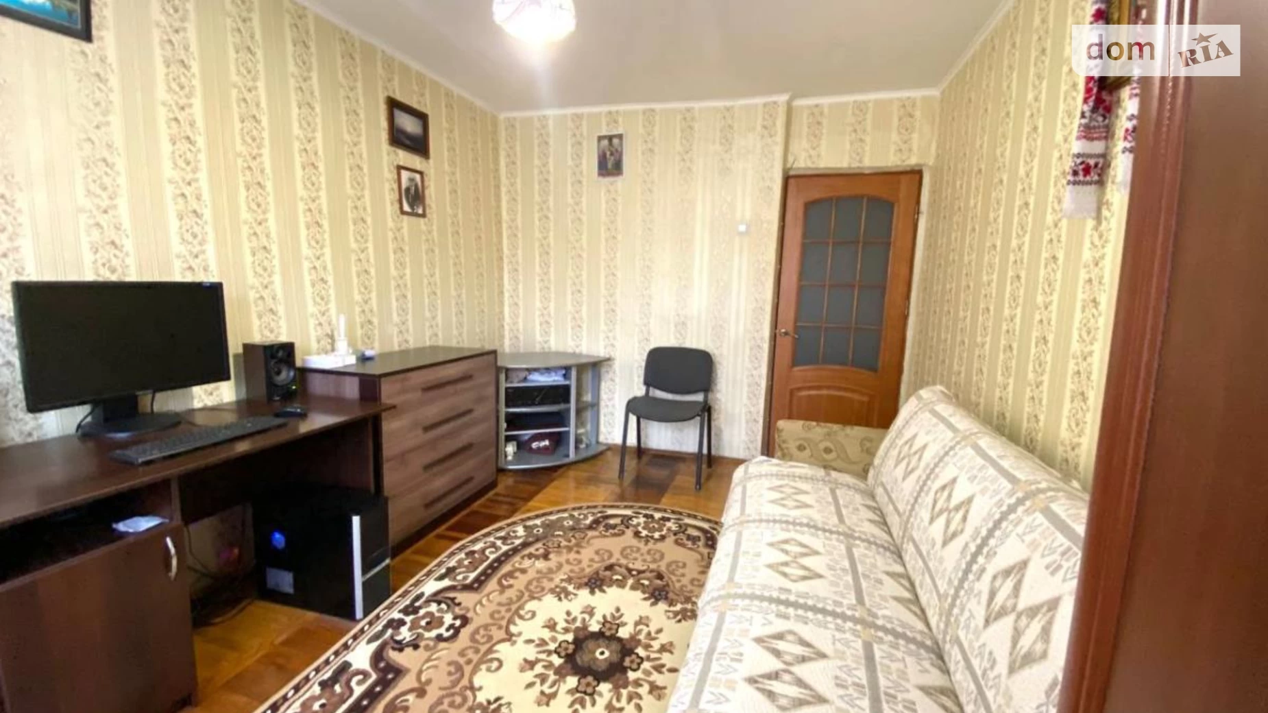 Продается 2-комнатная квартира 50 кв. м в Ивано-Франковске, ул. Коновальца Евгения