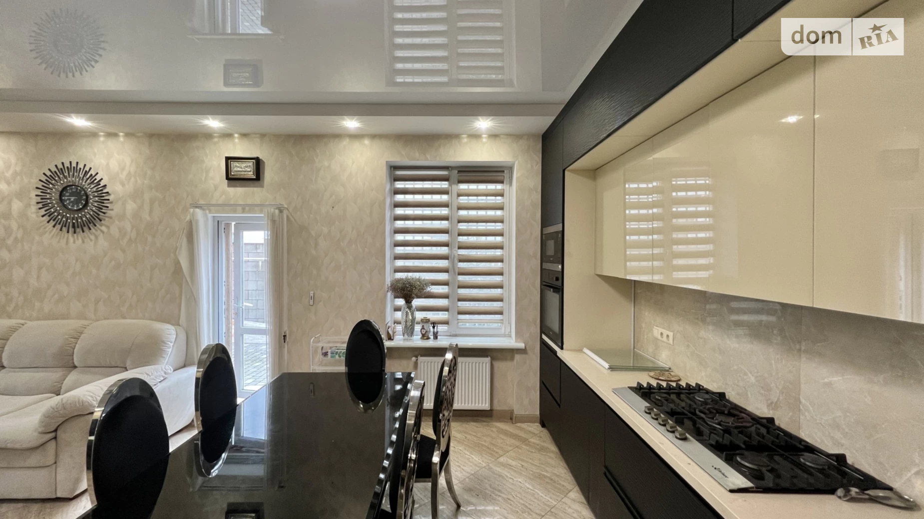 Продается дом на 2 этажа 145 кв. м с мебелью, цена: 250000 $ - фото 2